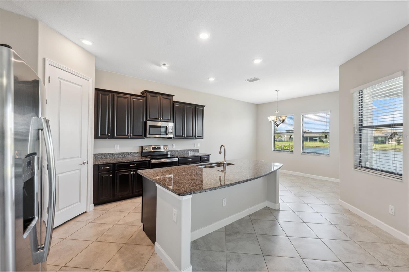 8025 ROMA DUNE DR, WESLEY CHAPEL, FL, 33545