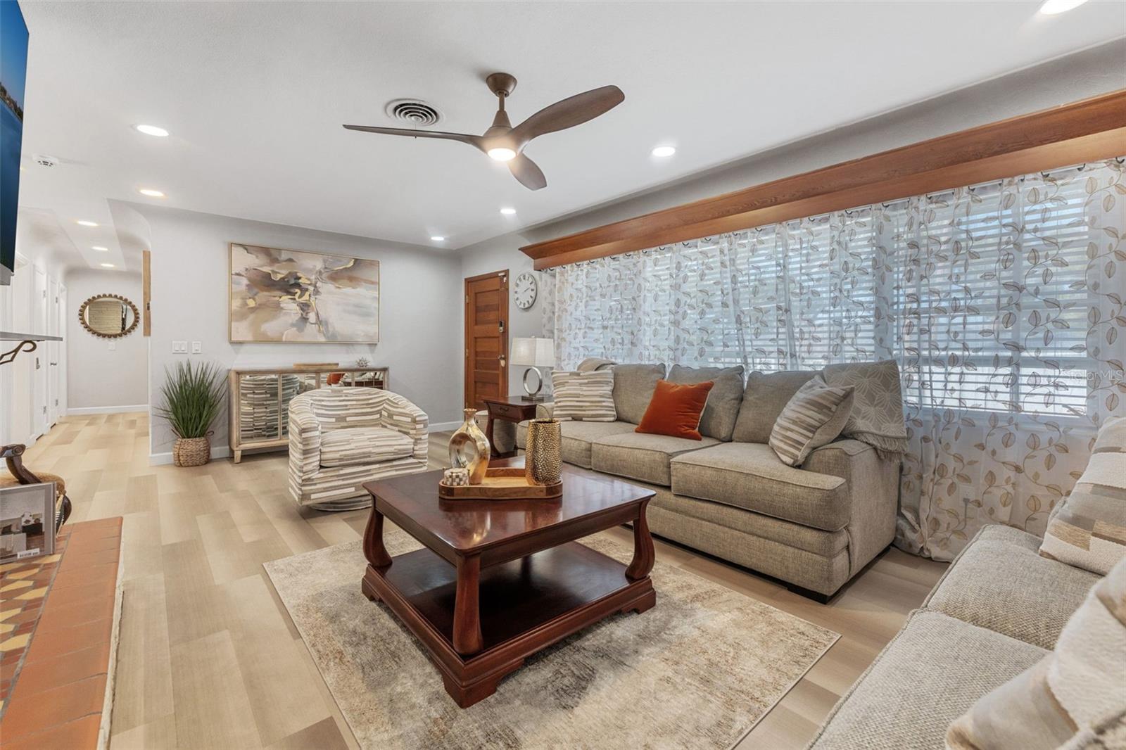 THE GEORGE SUB, LAKELAND, FL, 33803