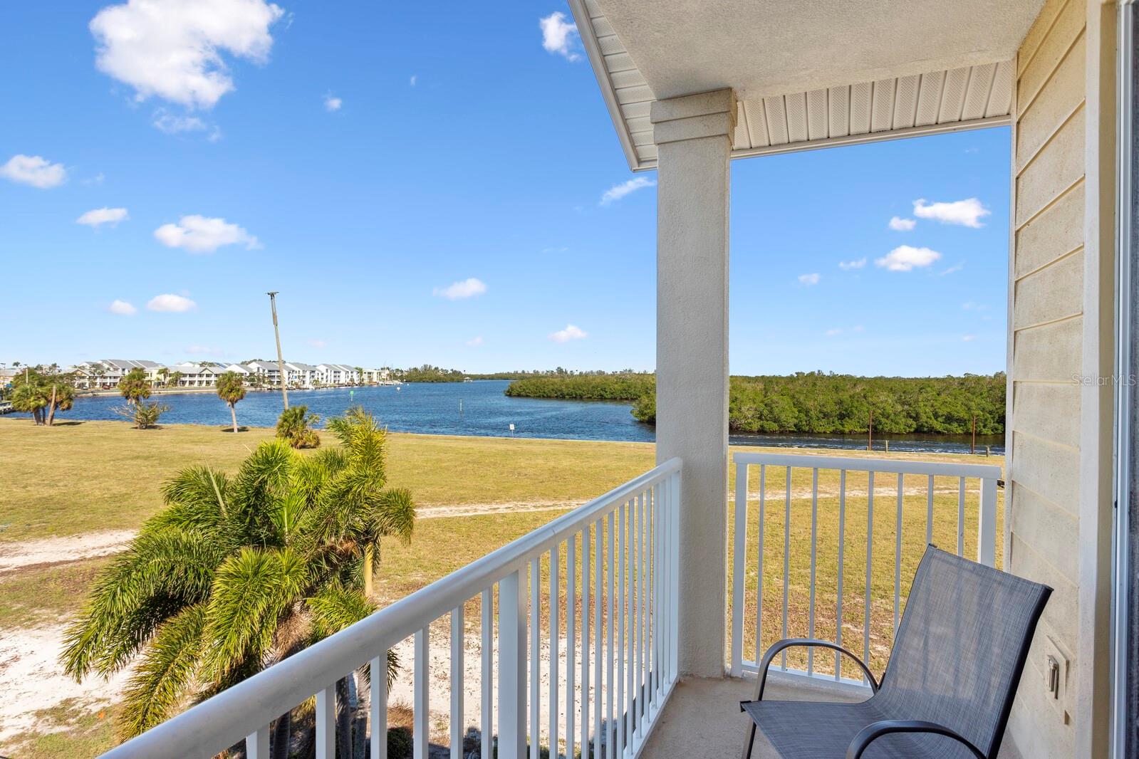 627 BAHIA BEACH BLVD, RUSKIN, FL, 33570