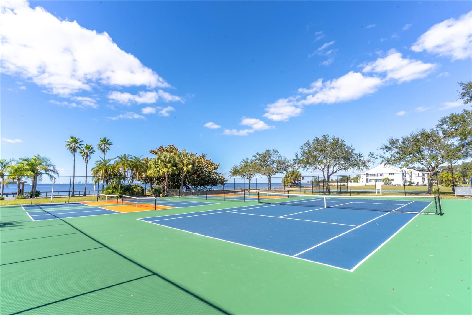 627 BAHIA BEACH BLVD, RUSKIN, FL, 33570