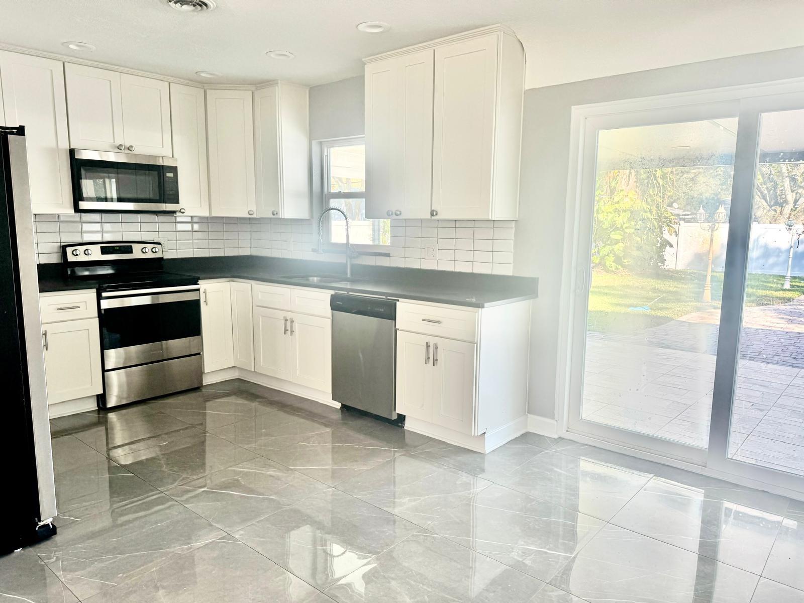 9 N AURORA AVE, CLEARWATER, FL, 33765