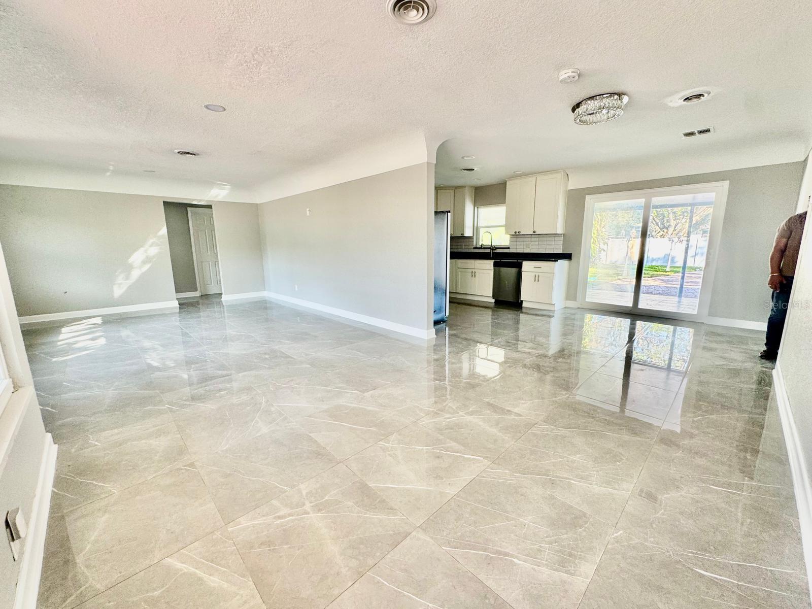 9 N AURORA AVE, CLEARWATER, FL, 33765