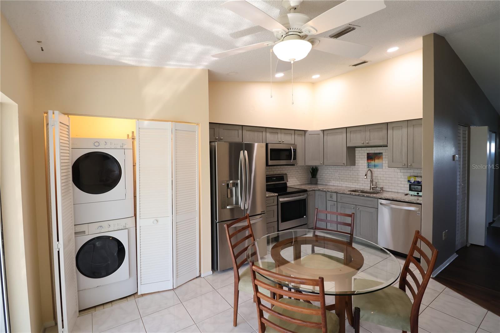 4105 33RD AVENUE DR W #4105, BRADENTON, FL, 34205