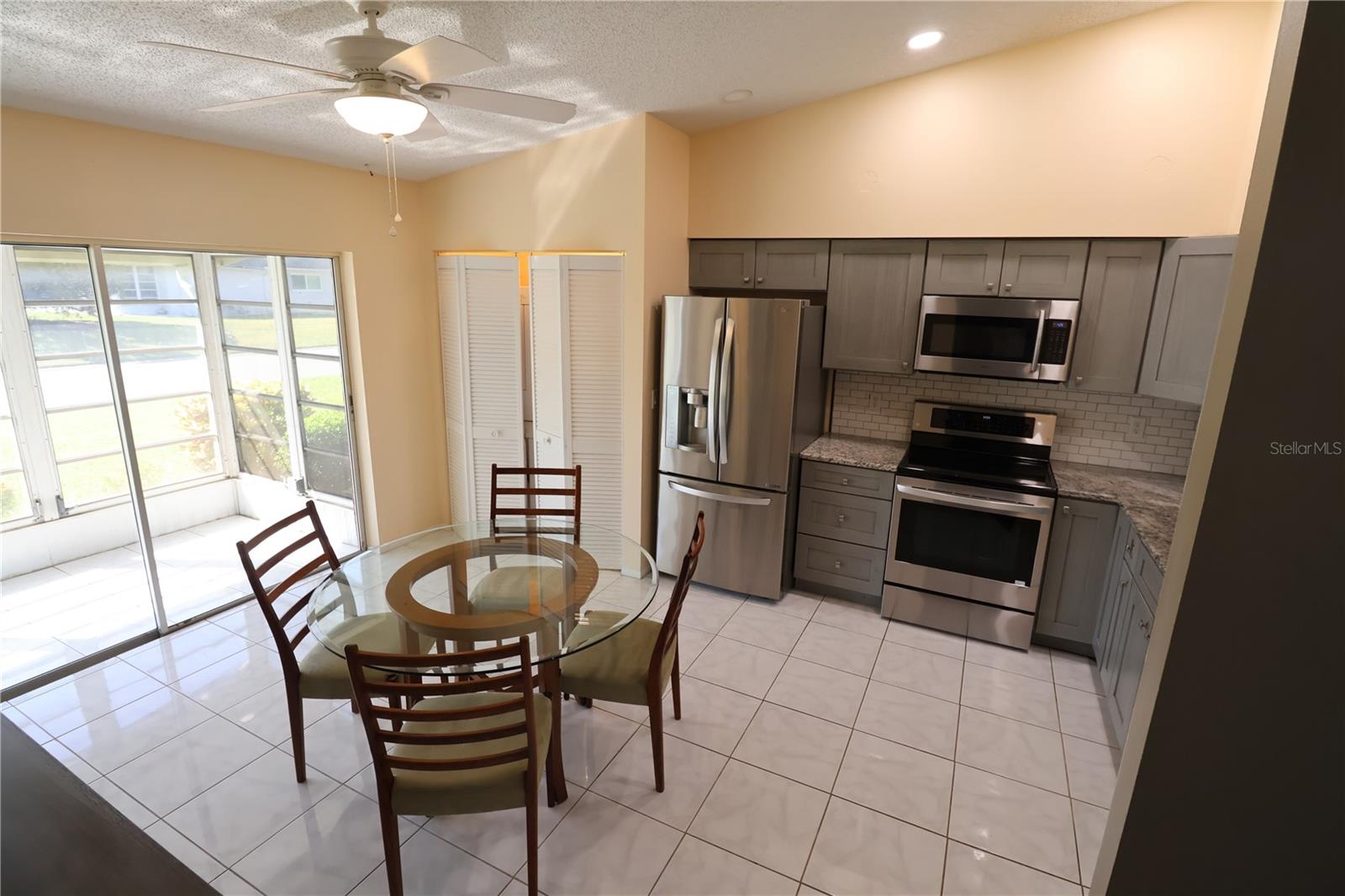 4105 33RD AVENUE DR W #4105, BRADENTON, FL, 34205