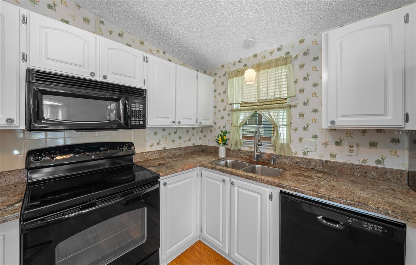 1704 PEBBLE BEACH LN, LADY LAKE, FL, 32159