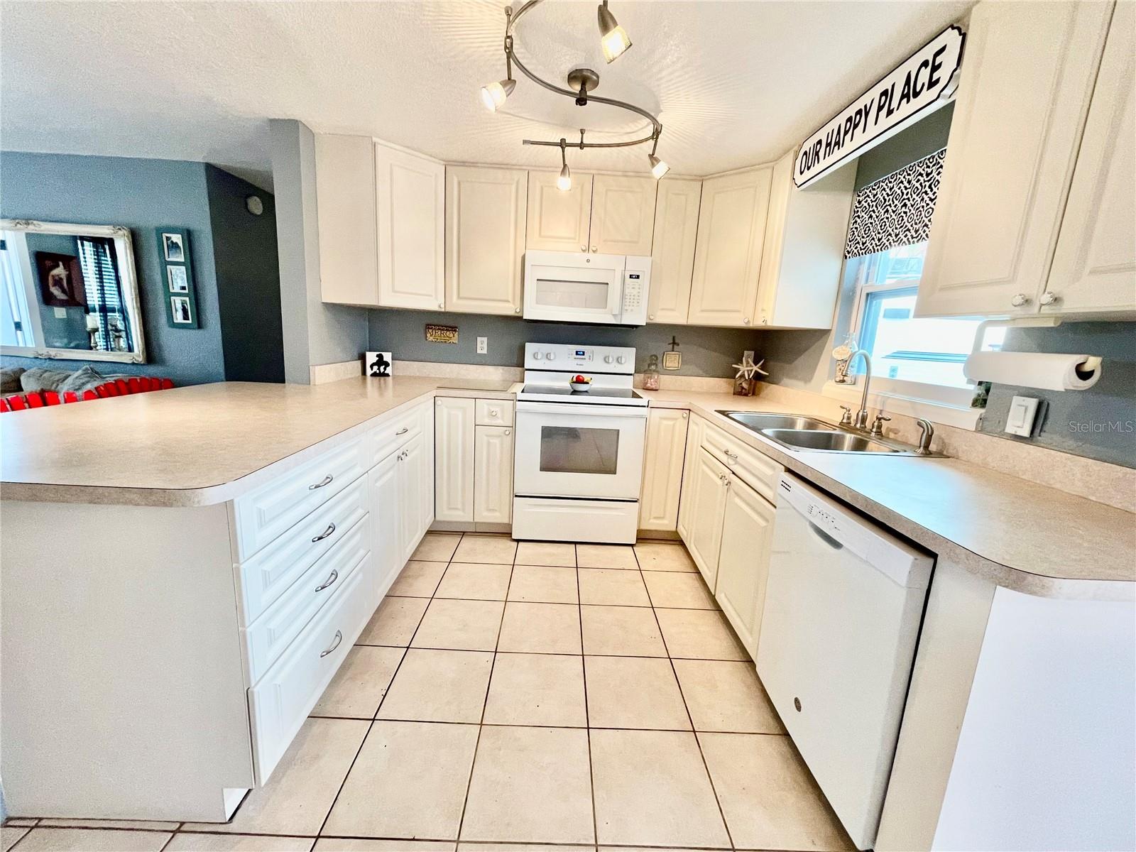 852 E 6TH ST, ENGLEWOOD, FL, 34223