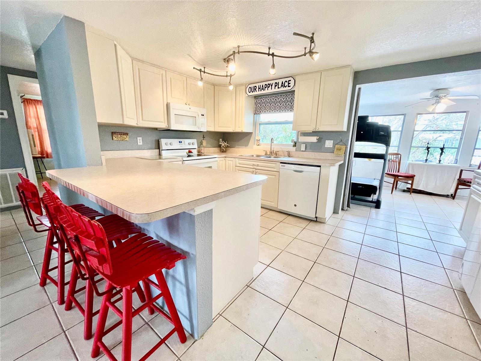 852 E 6TH ST, ENGLEWOOD, FL, 34223