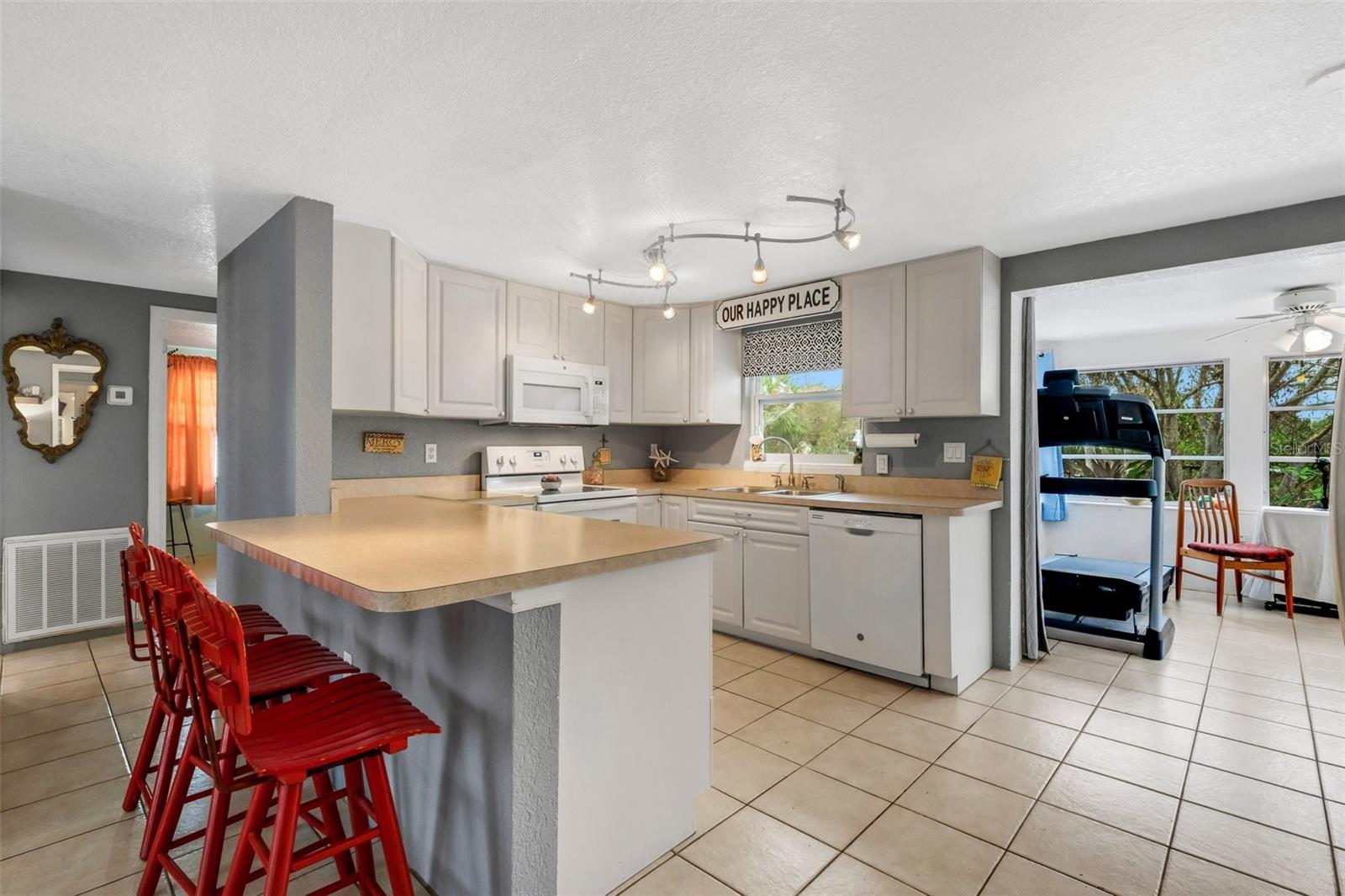 852 E 6TH ST, ENGLEWOOD, FL, 34223