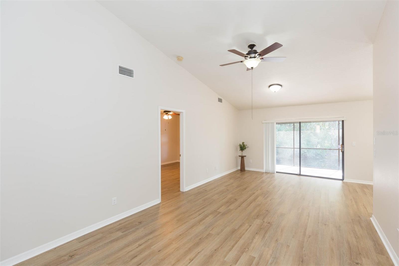 3925 SHORESIDE CIR, TAMPA, FL, 33624