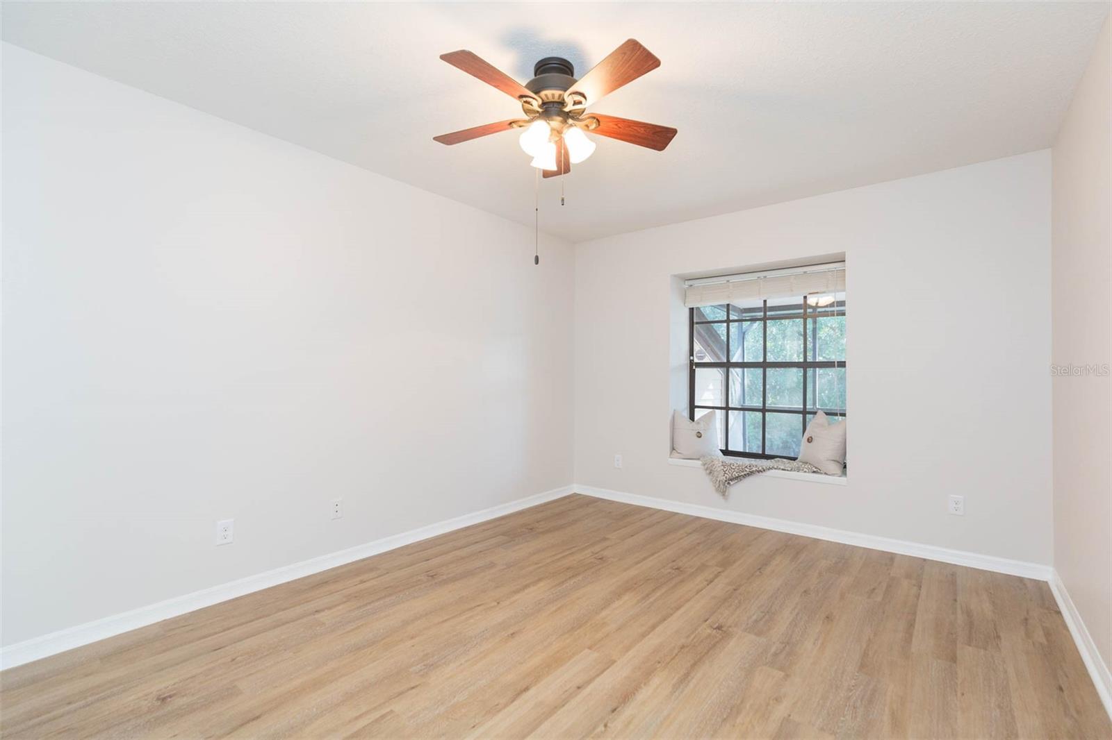 3925 SHORESIDE CIR, TAMPA, FL, 33624