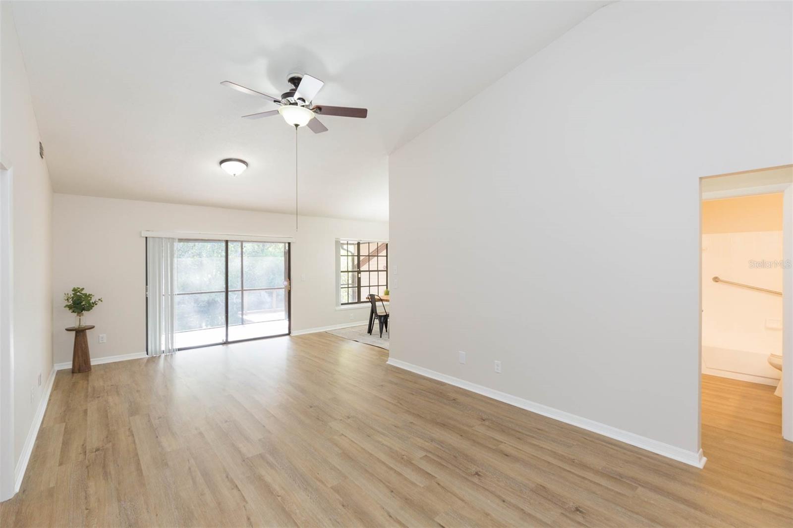 3925 SHORESIDE CIR, TAMPA, FL, 33624