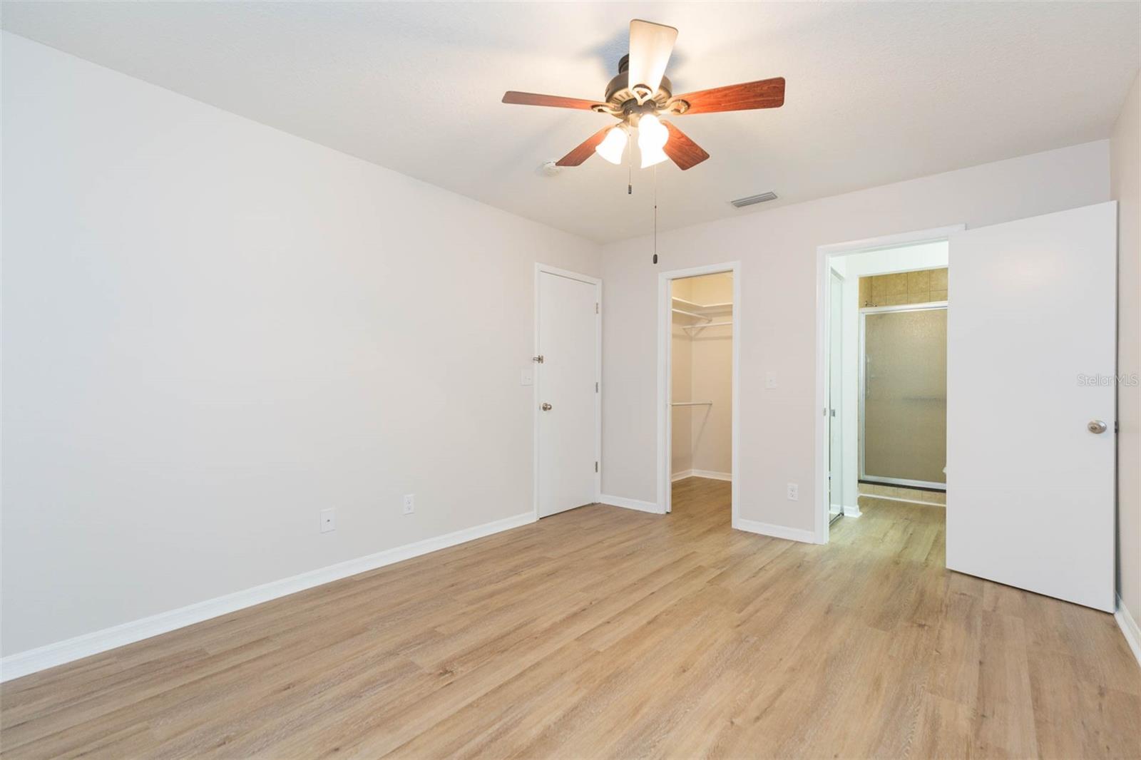 3925 SHORESIDE CIR, TAMPA, FL, 33624