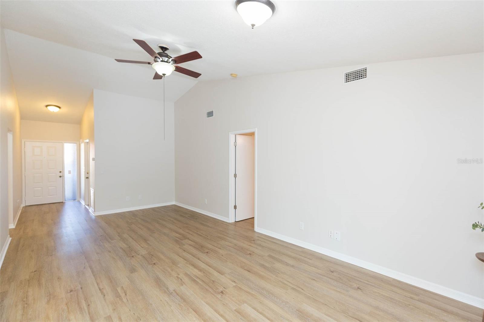 3925 SHORESIDE CIR, TAMPA, FL, 33624