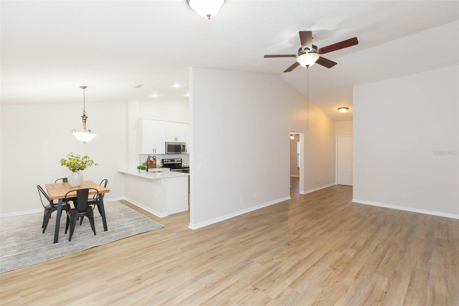 3925 SHORESIDE CIR, TAMPA, FL, 33624