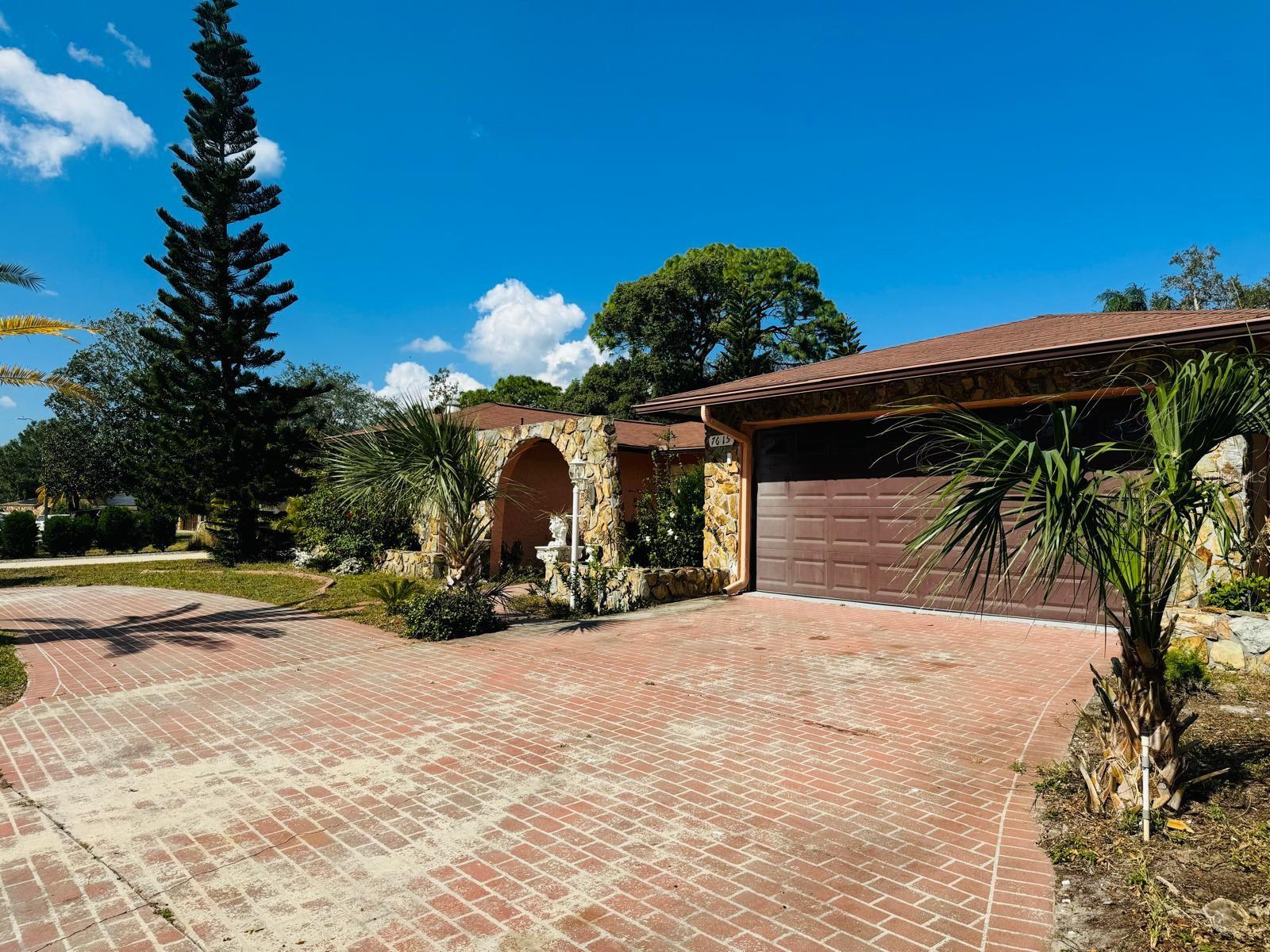 7615 LAUREL OAK CT, PORT RICHEY, FL, 34668