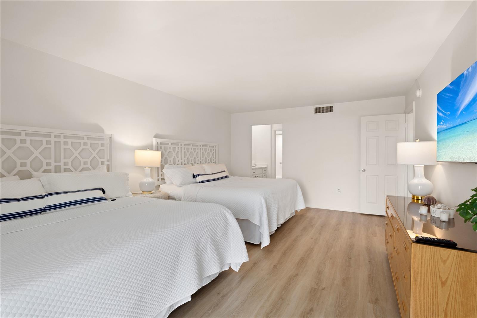 3240 GULF OF MEXICO DR #B404, LONGBOAT KEY, FL, 34228