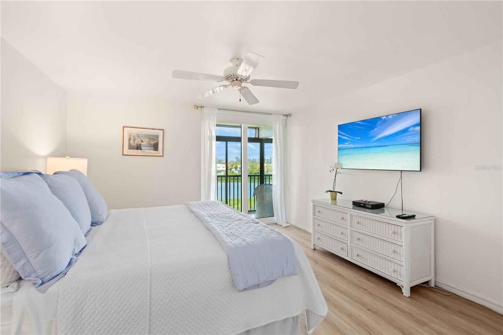 3240 GULF OF MEXICO DR #B404, LONGBOAT KEY, FL, 34228