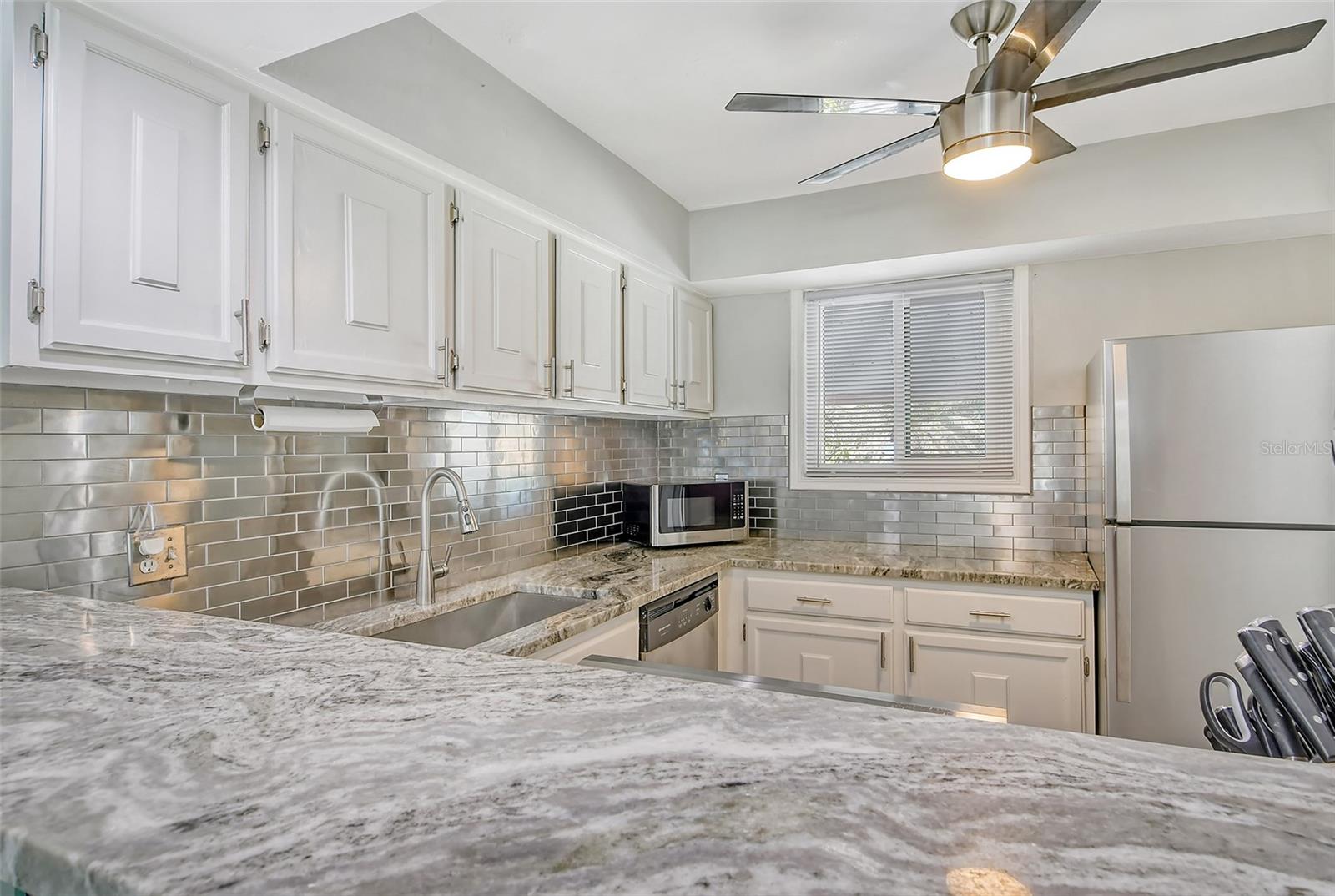 1801 GULF DR N #204, BRADENTON BEACH, FL, 34217