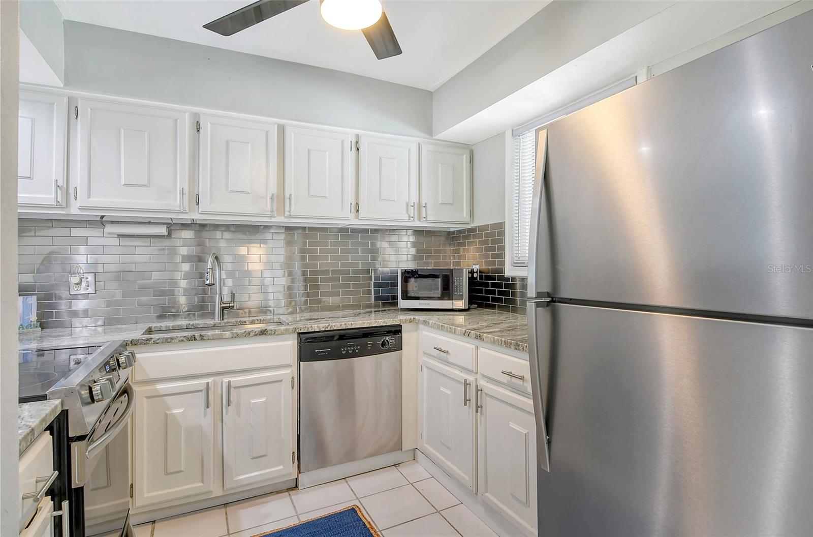 1801 GULF DR N #204, BRADENTON BEACH, FL, 34217