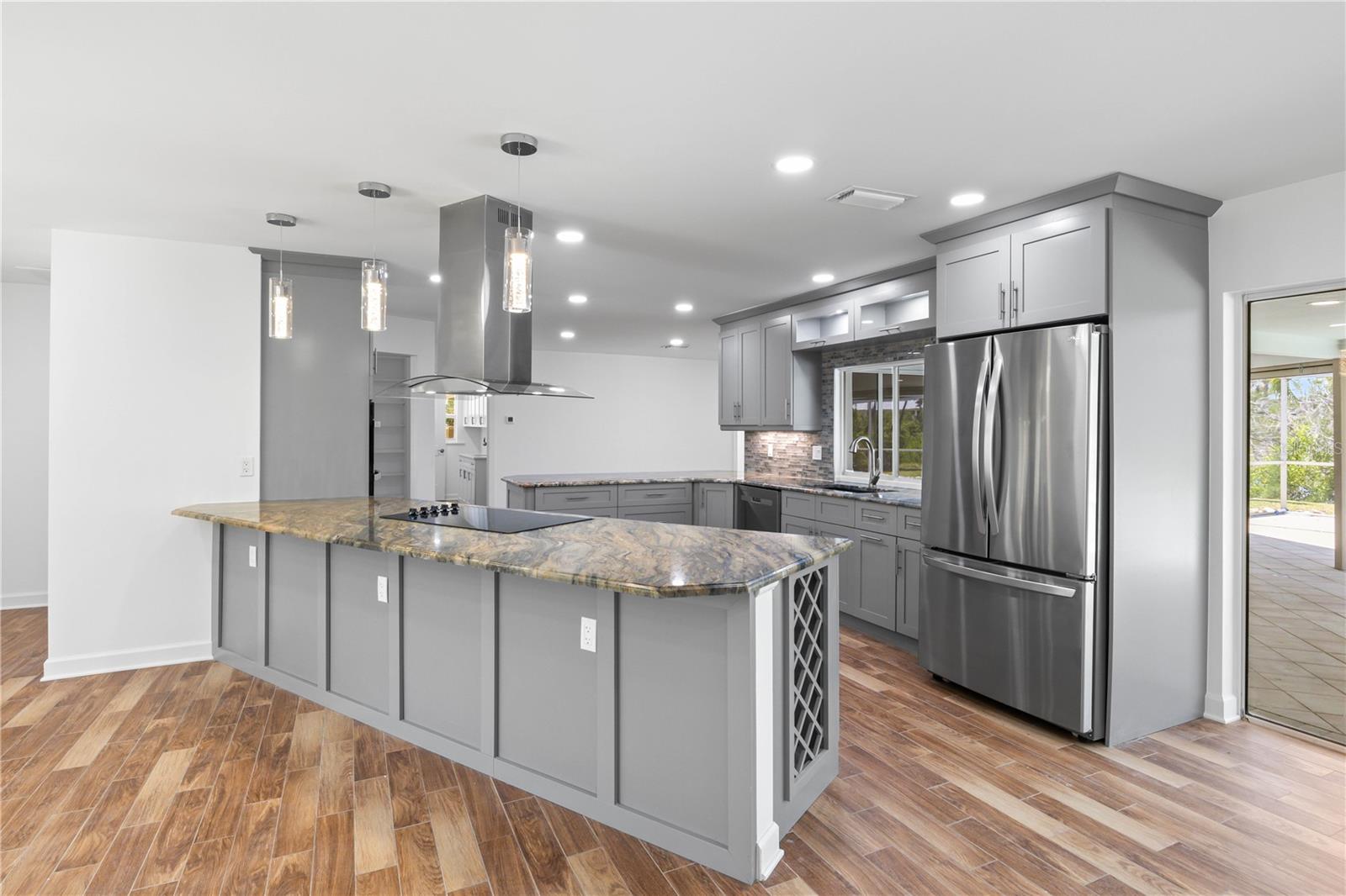 9421 MOONLIGHT DR, SANIBEL, FL, 33957