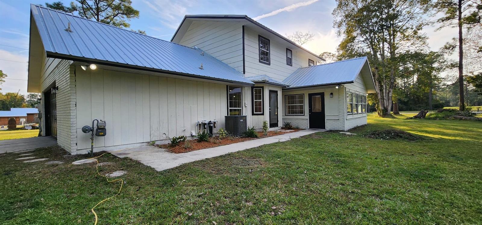 100 REDBUD WOODS TRL, PALATKA, FL, 32177