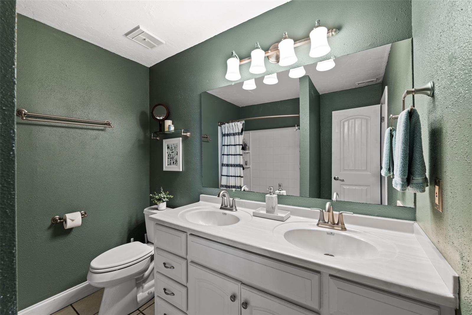 12101 ARMENIA GABLES CIR, TAMPA, FL, 33612