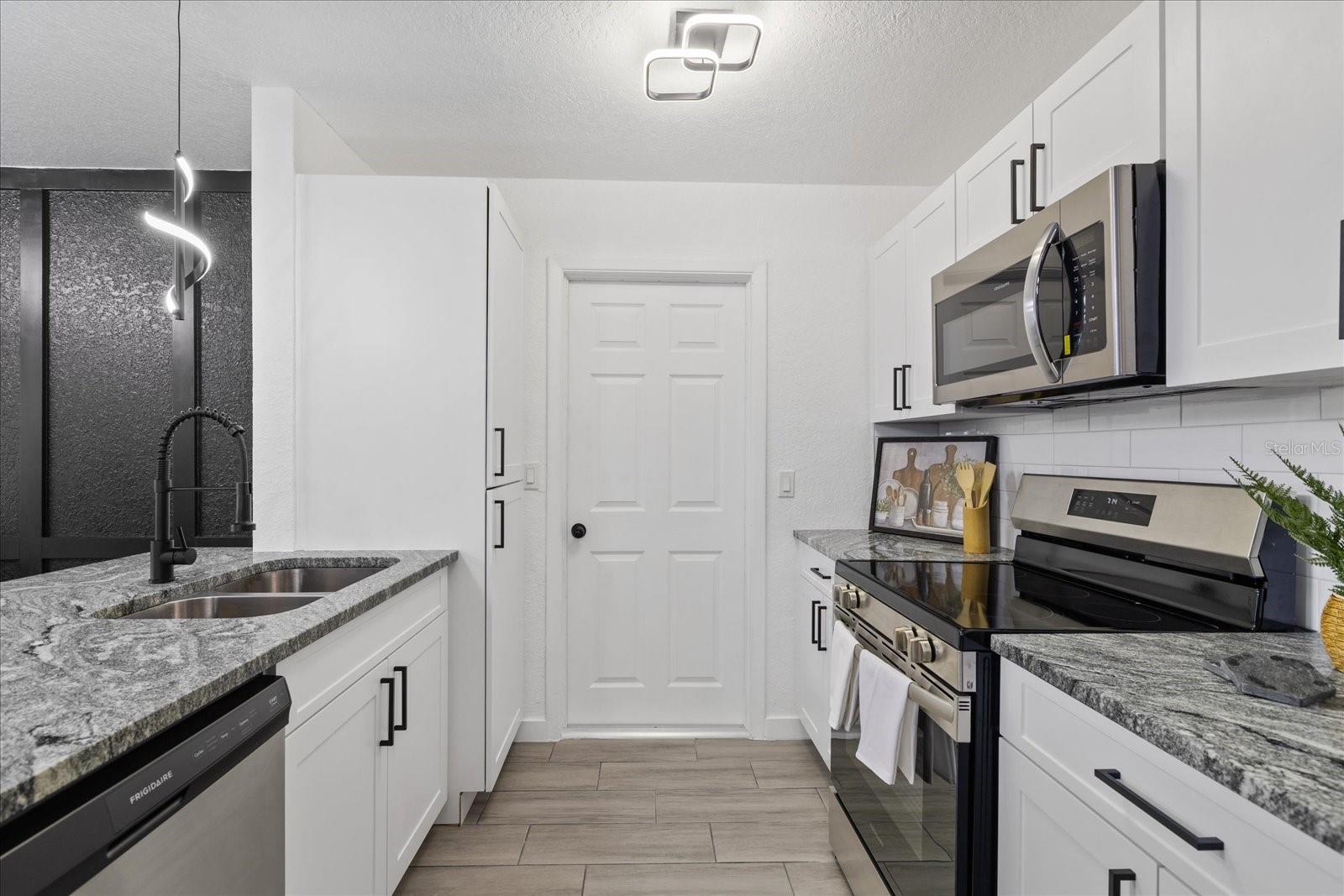 1814 GREENWOOD DR, OLDSMAR, FL, 34677