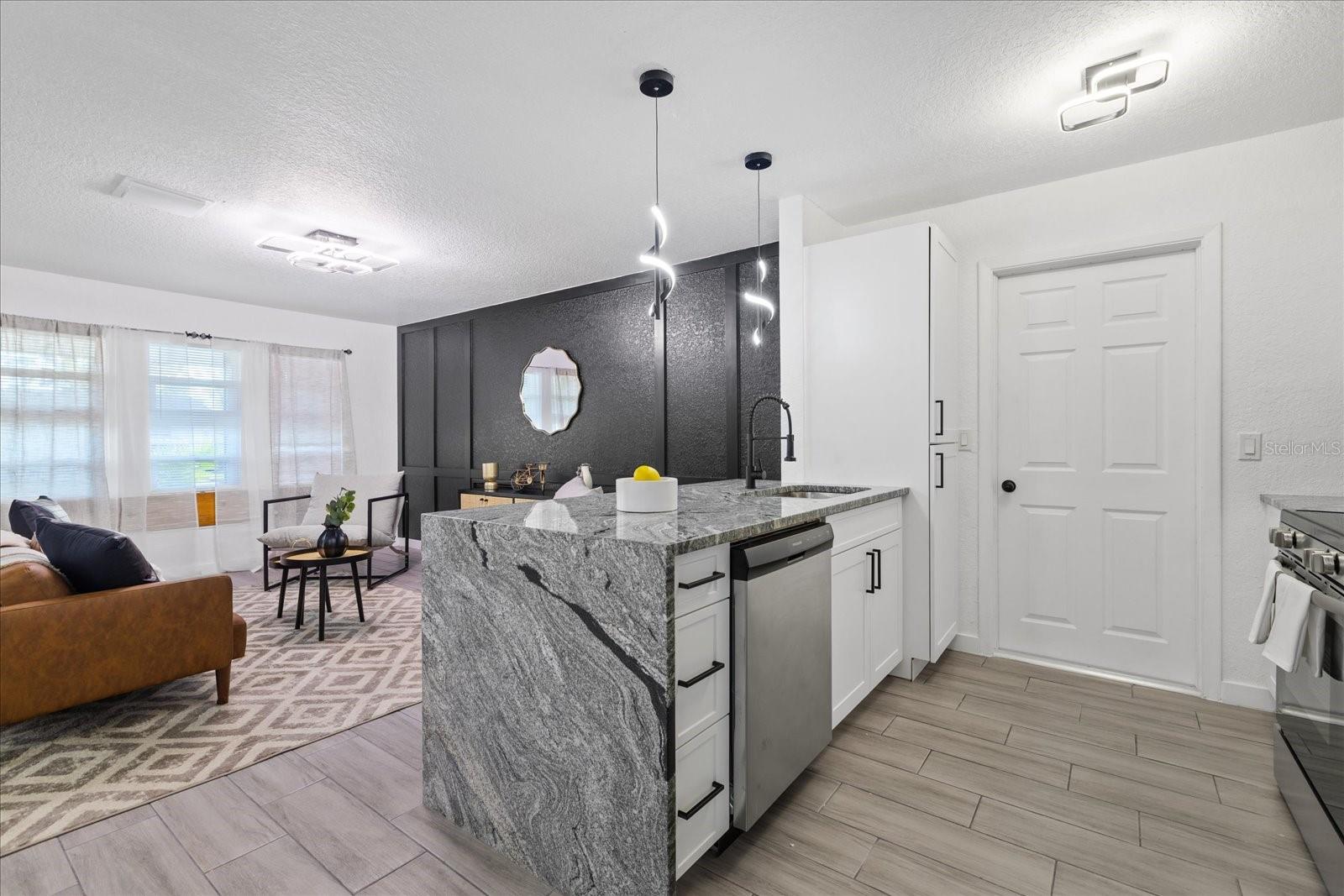 1814 GREENWOOD DR, OLDSMAR, FL, 34677