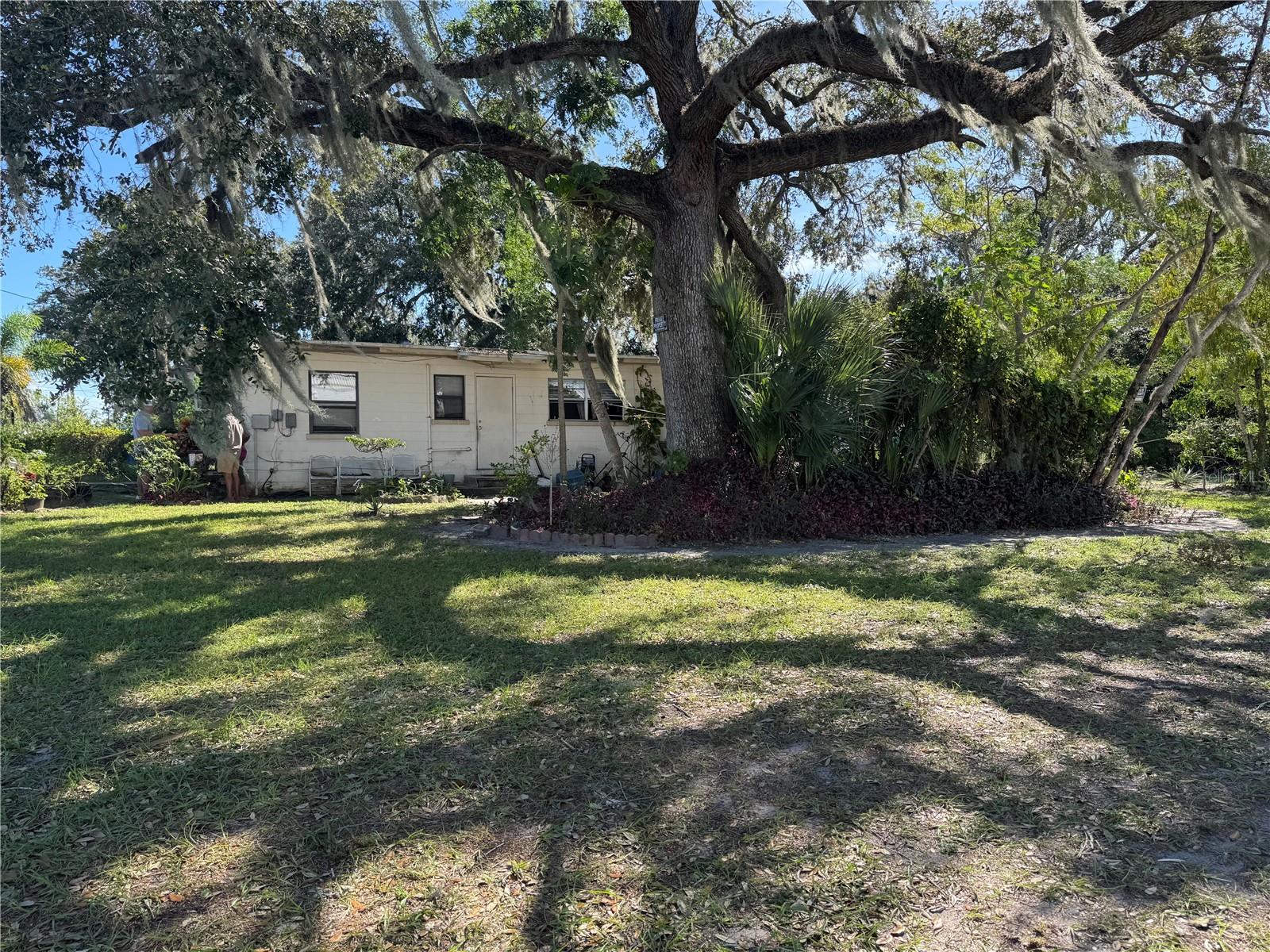 325 DORSETT AVE #A&B, LAKE WALES, FL, 33853