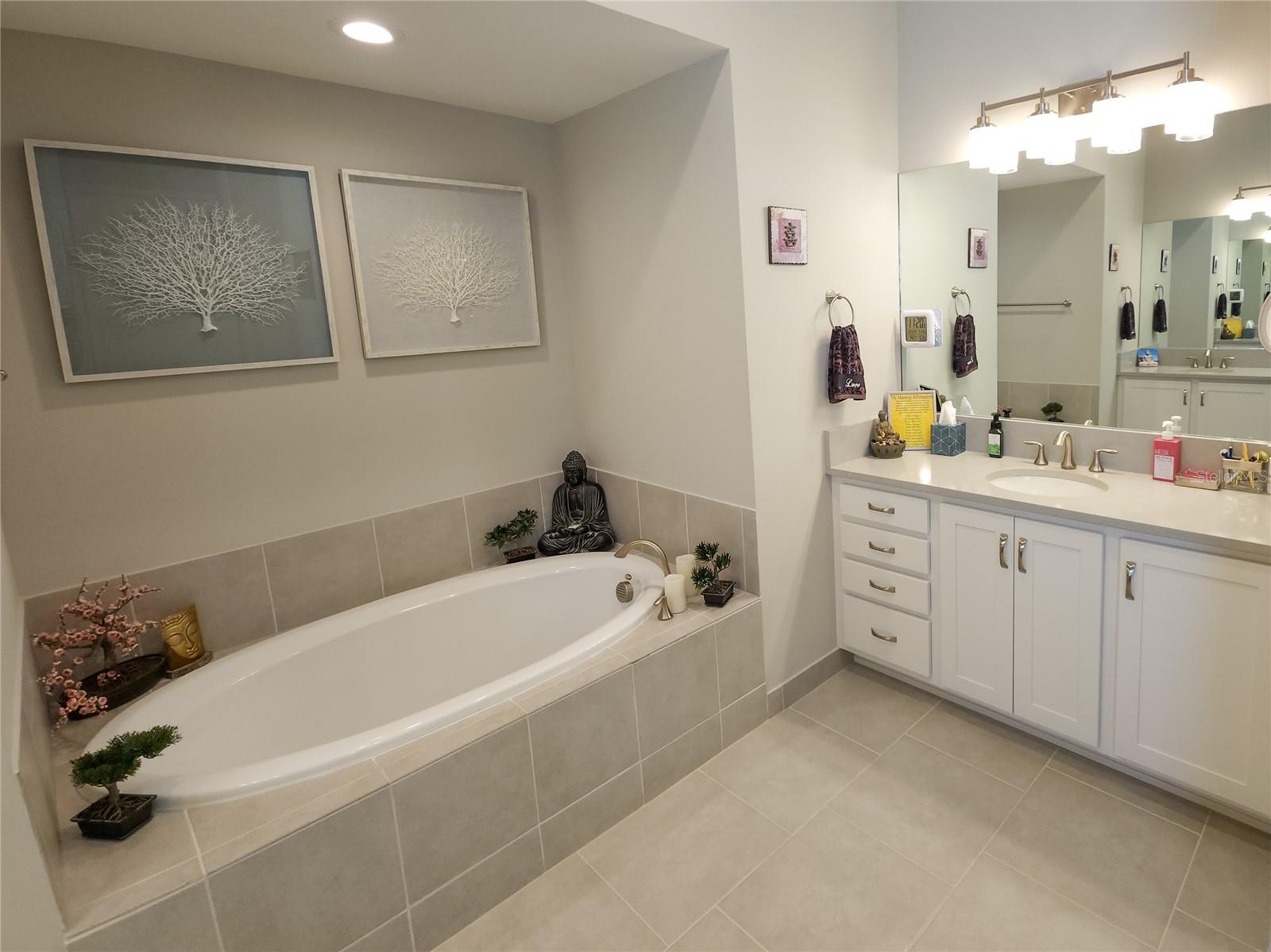 5013 SEVILLA SHORES DR, WIMAUMA, FL, 33598