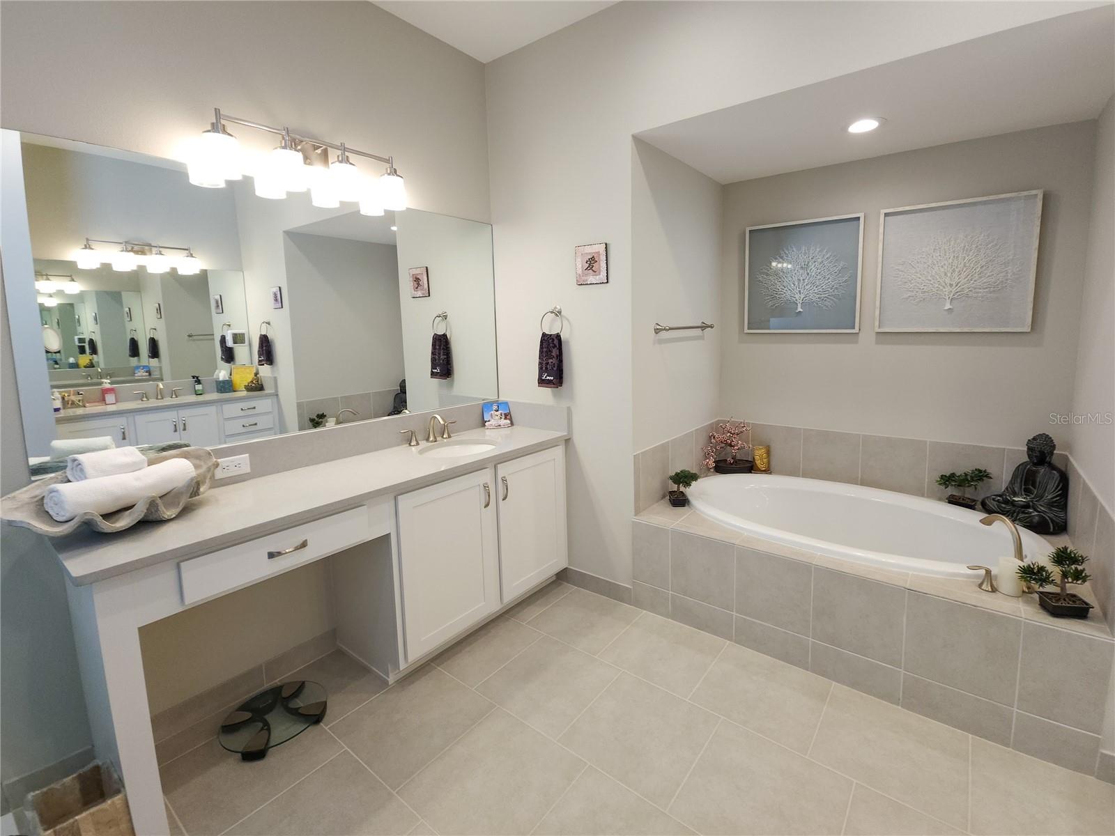 5013 SEVILLA SHORES DR, WIMAUMA, FL, 33598