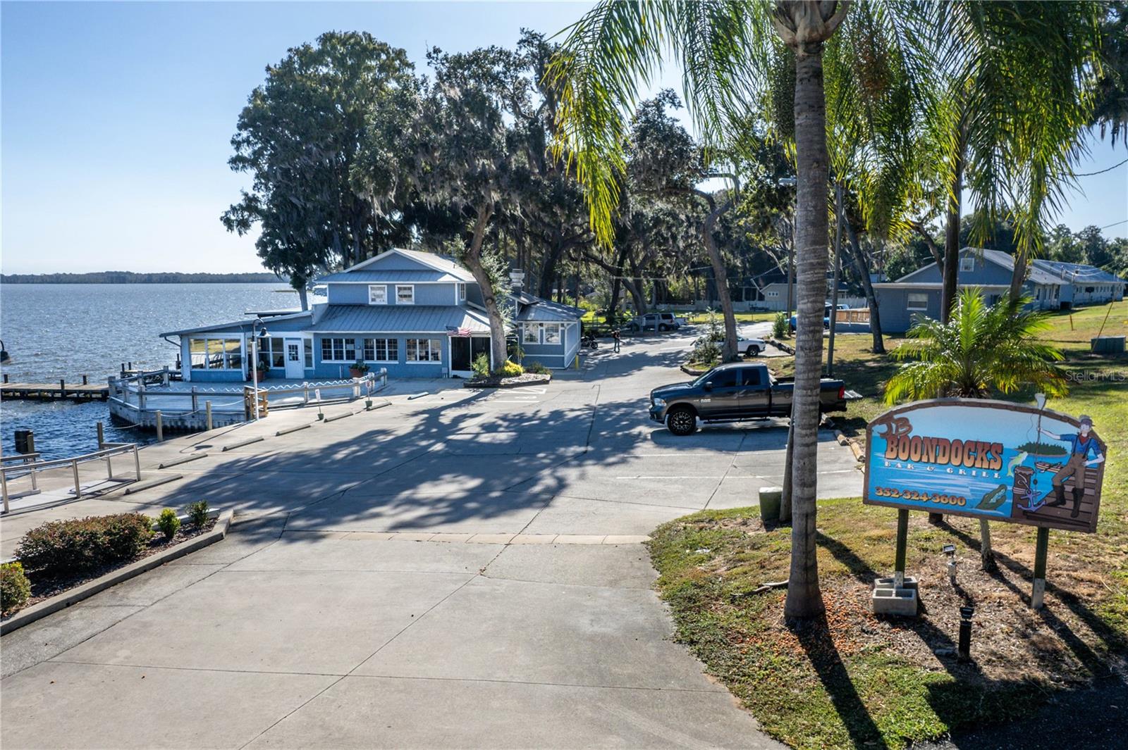 129 E LAUREL AVE, HOWEY IN THE HILLS, FL, 34737