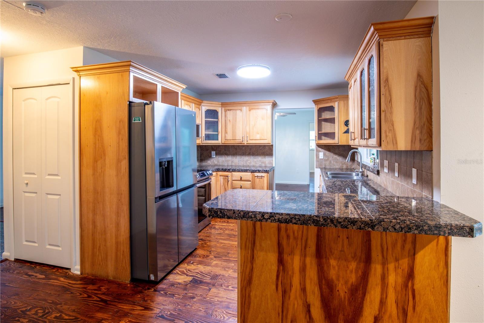 129 E LAUREL AVE, HOWEY IN THE HILLS, FL, 34737