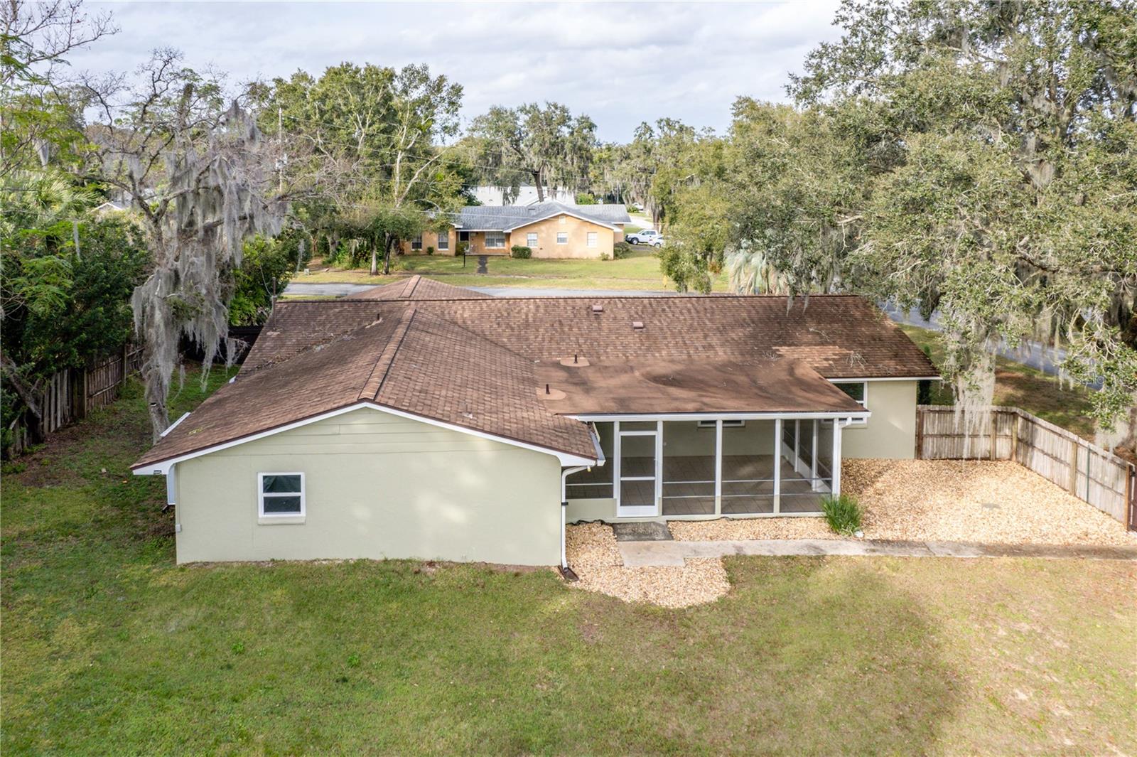 129 E LAUREL AVE, HOWEY IN THE HILLS, FL, 34737