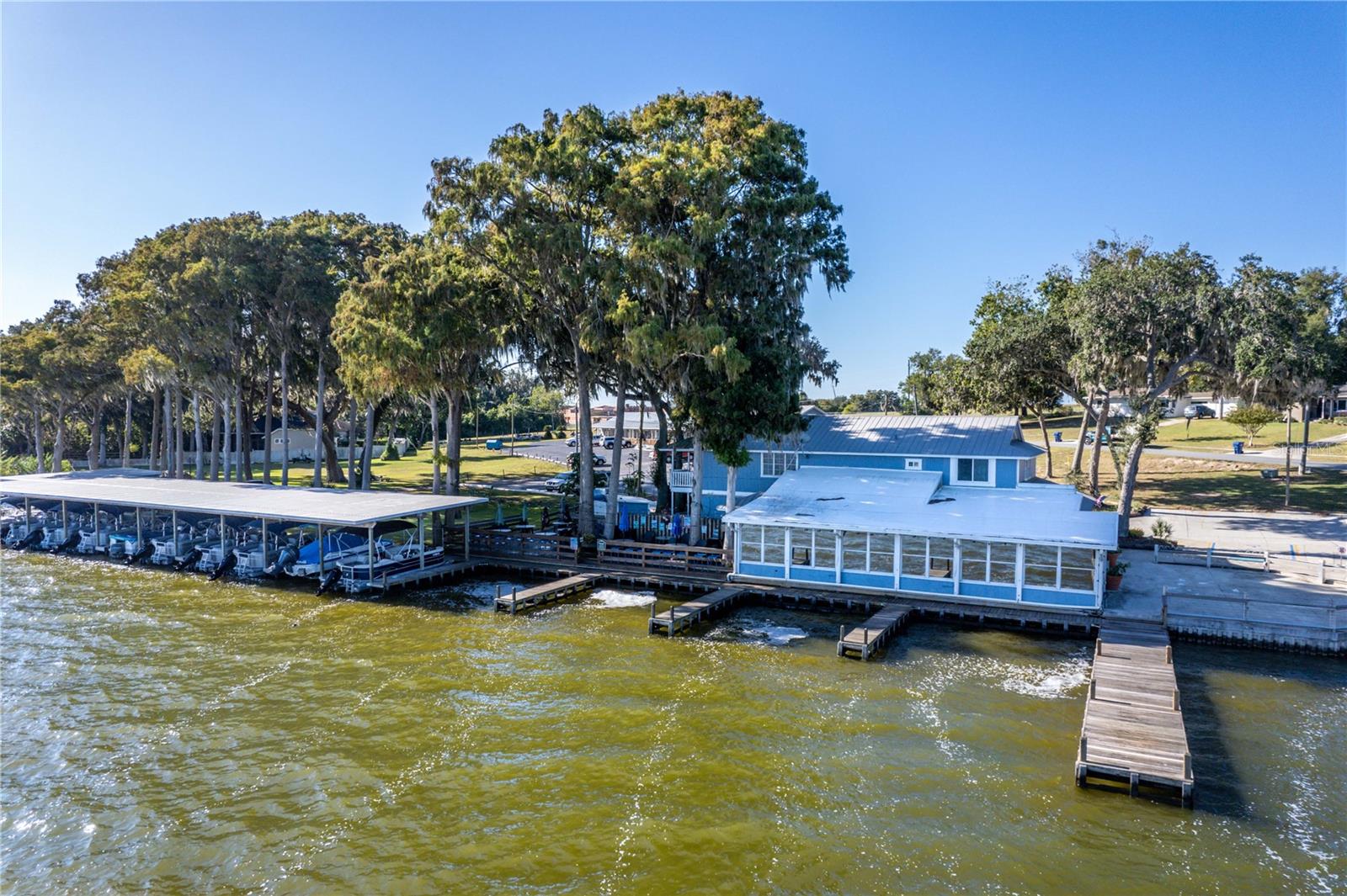 129 E LAUREL AVE, HOWEY IN THE HILLS, FL, 34737