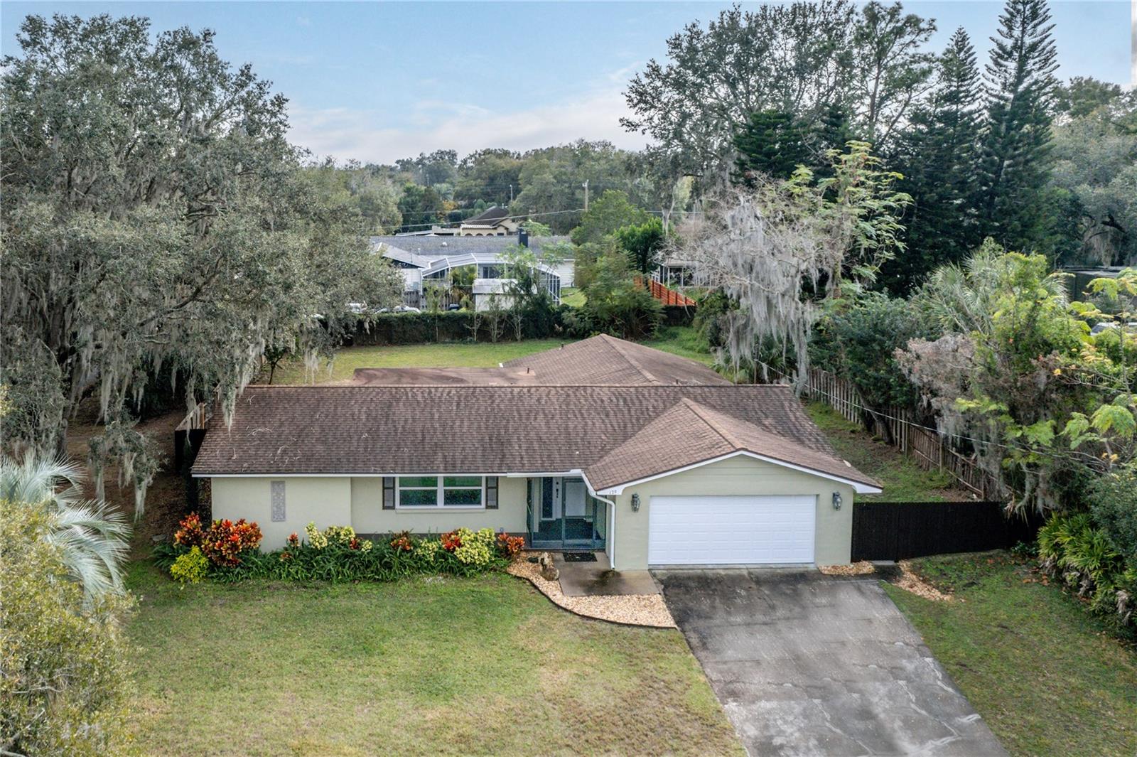 129 E LAUREL AVE, HOWEY IN THE HILLS, FL, 34737