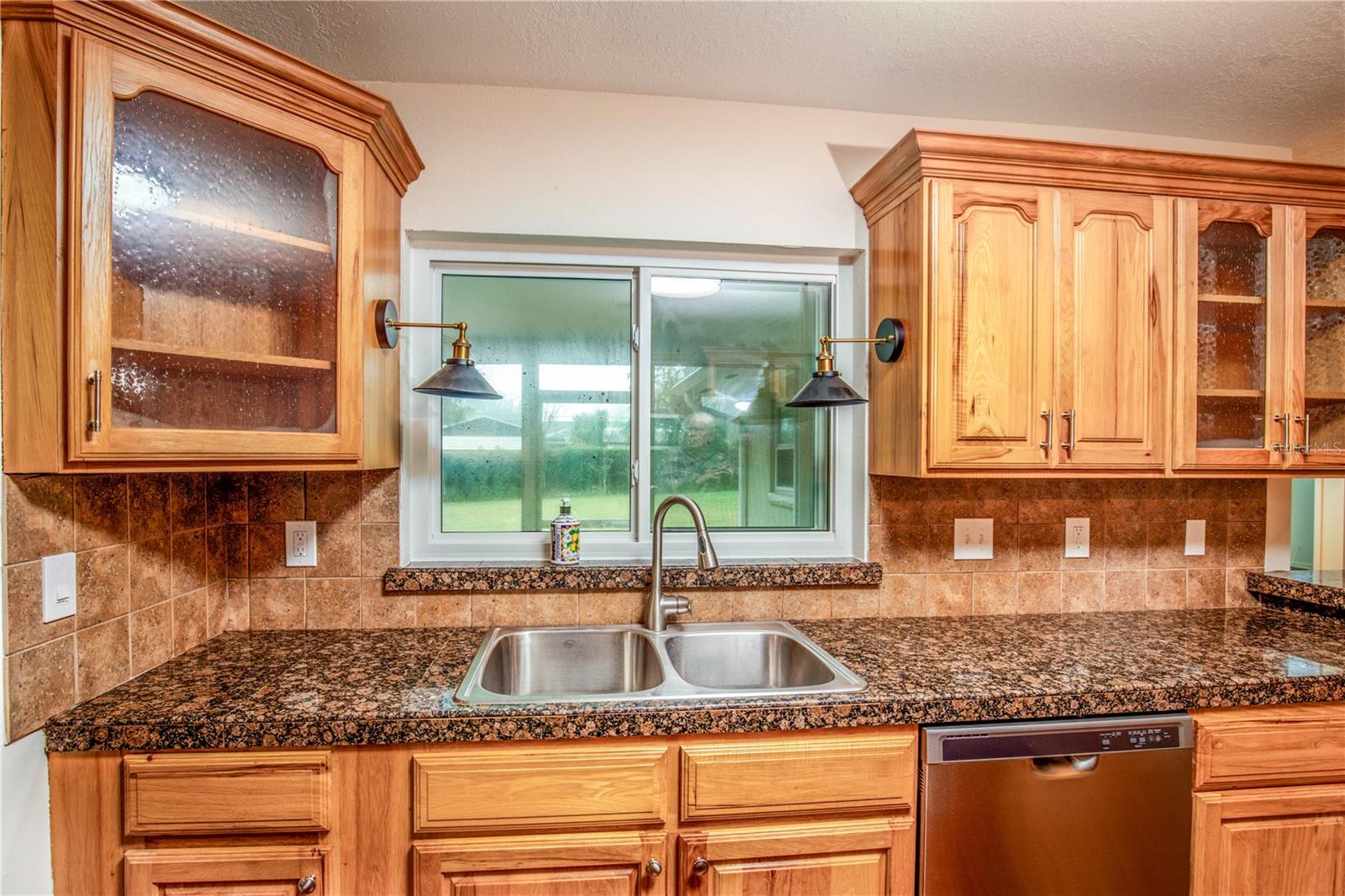 129 E LAUREL AVE, HOWEY IN THE HILLS, FL, 34737