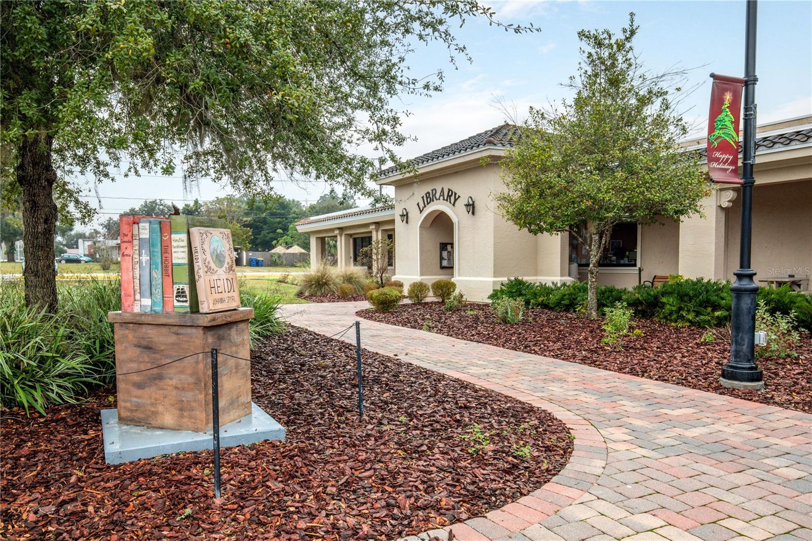 129 E LAUREL AVE, HOWEY IN THE HILLS, FL, 34737