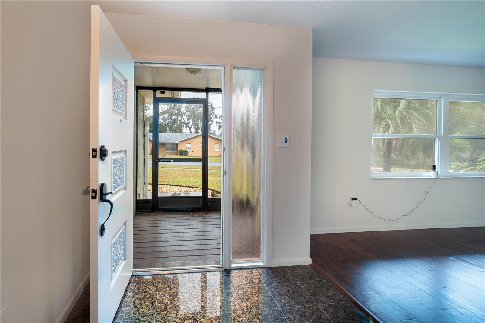 129 E LAUREL AVE, HOWEY IN THE HILLS, FL, 34737