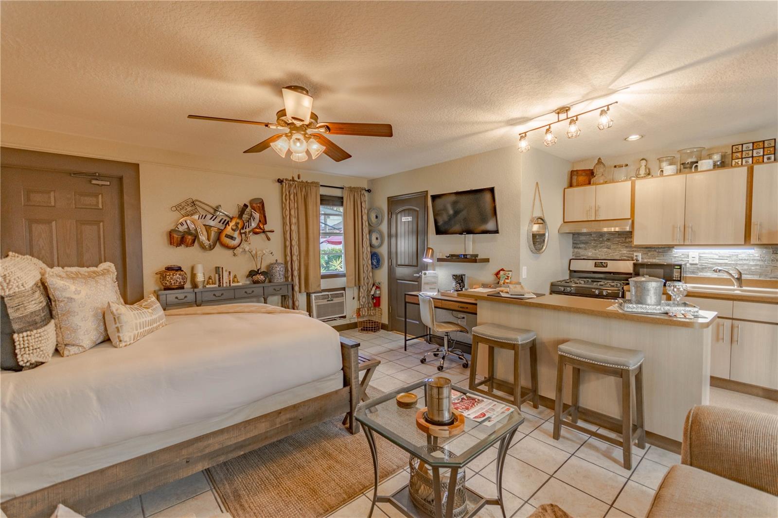 600 OAKRIDGE BLVD, DAYTONA BEACH, FL, 32118