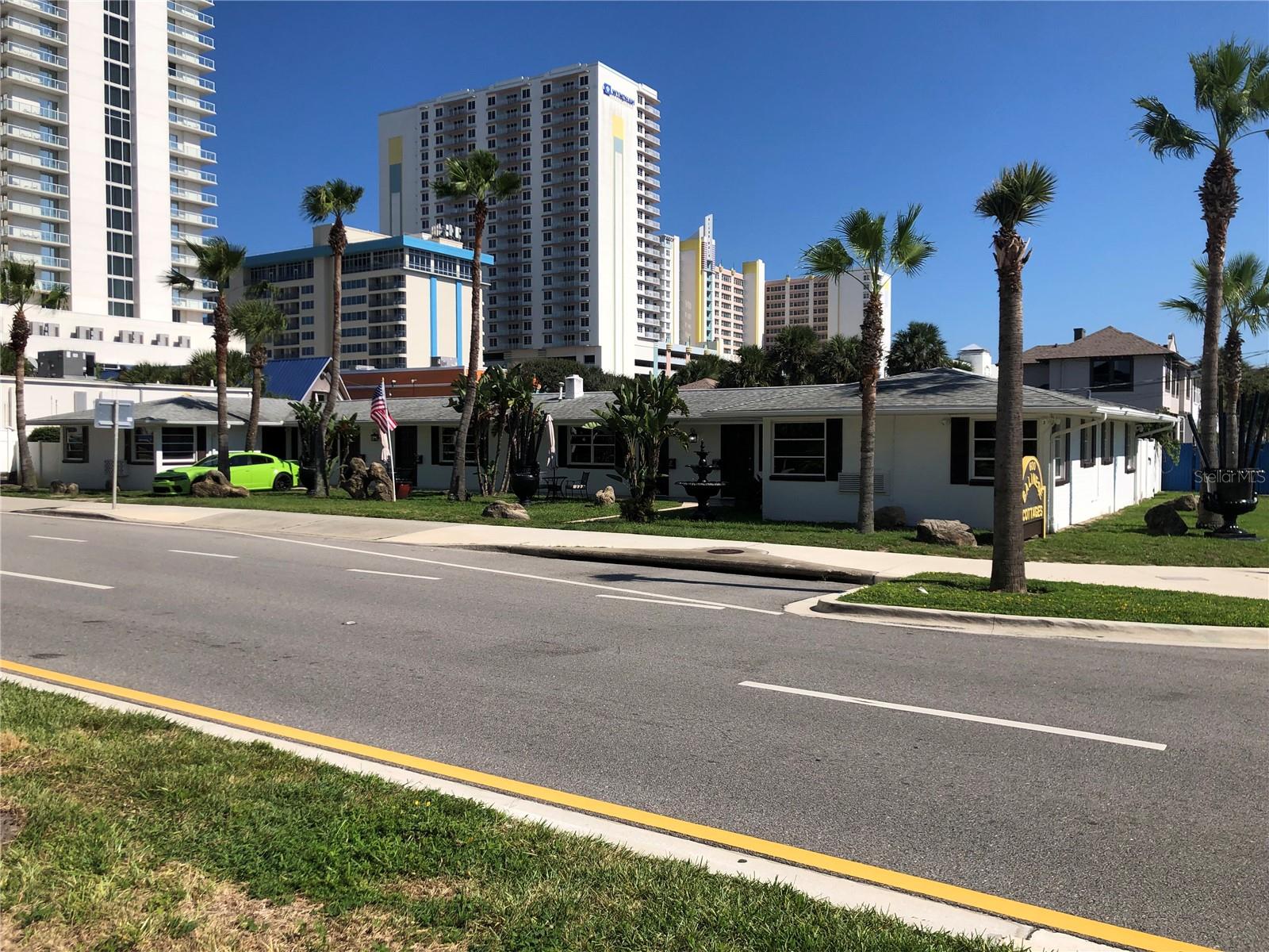 600 OAKRIDGE BLVD, DAYTONA BEACH, FL, 32118