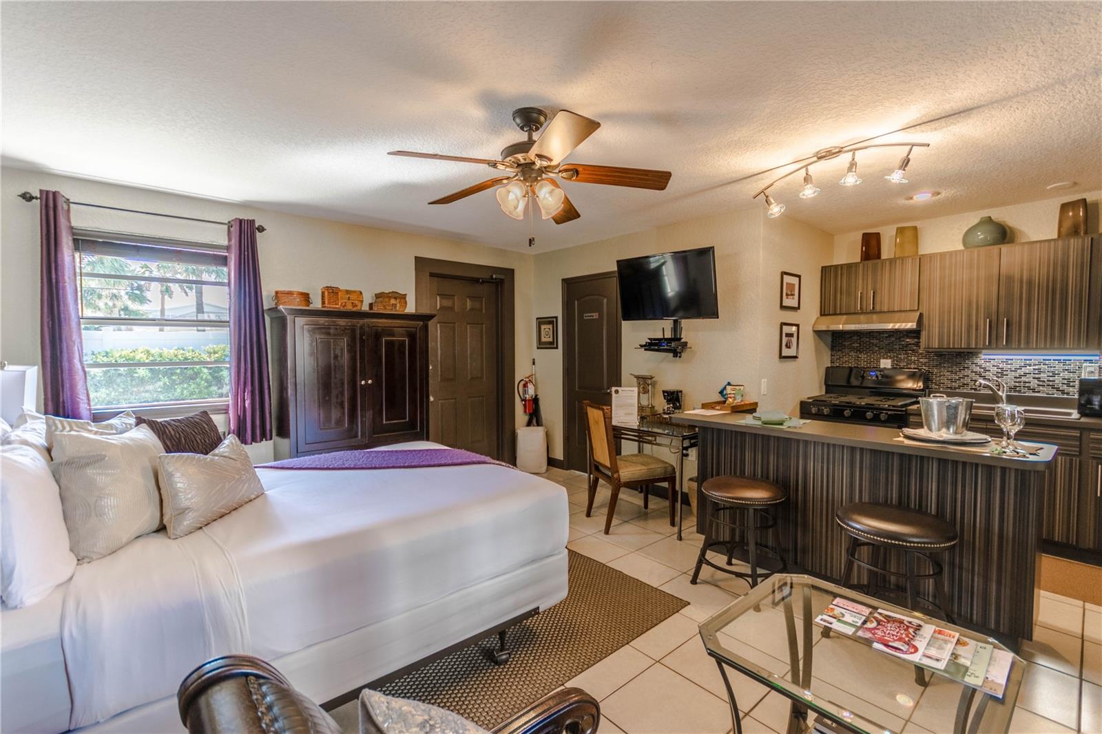 600 OAKRIDGE BLVD, DAYTONA BEACH, FL, 32118