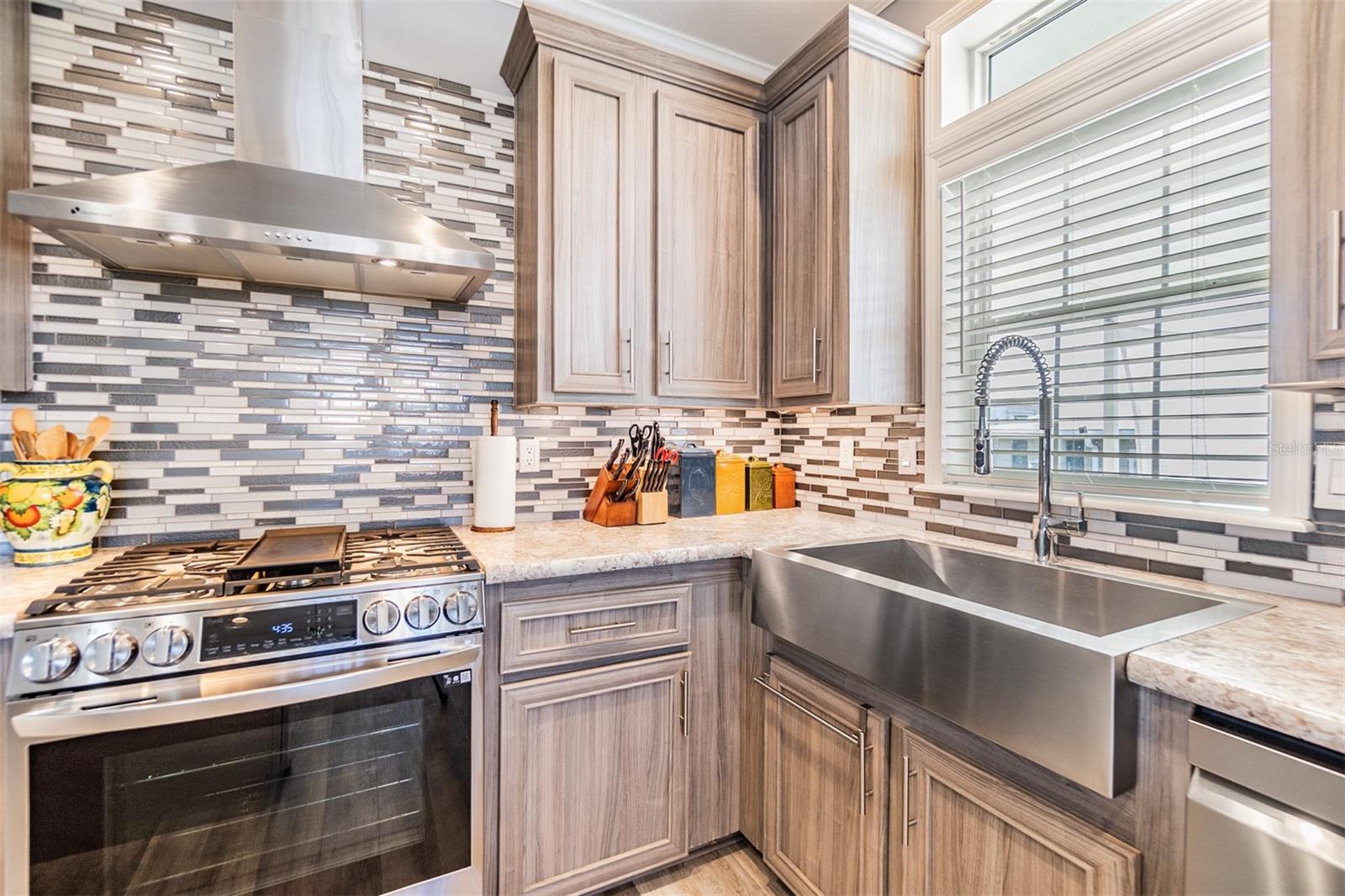 37047 NEUKOM AVE, ZEPHYRHILLS, FL, 33541