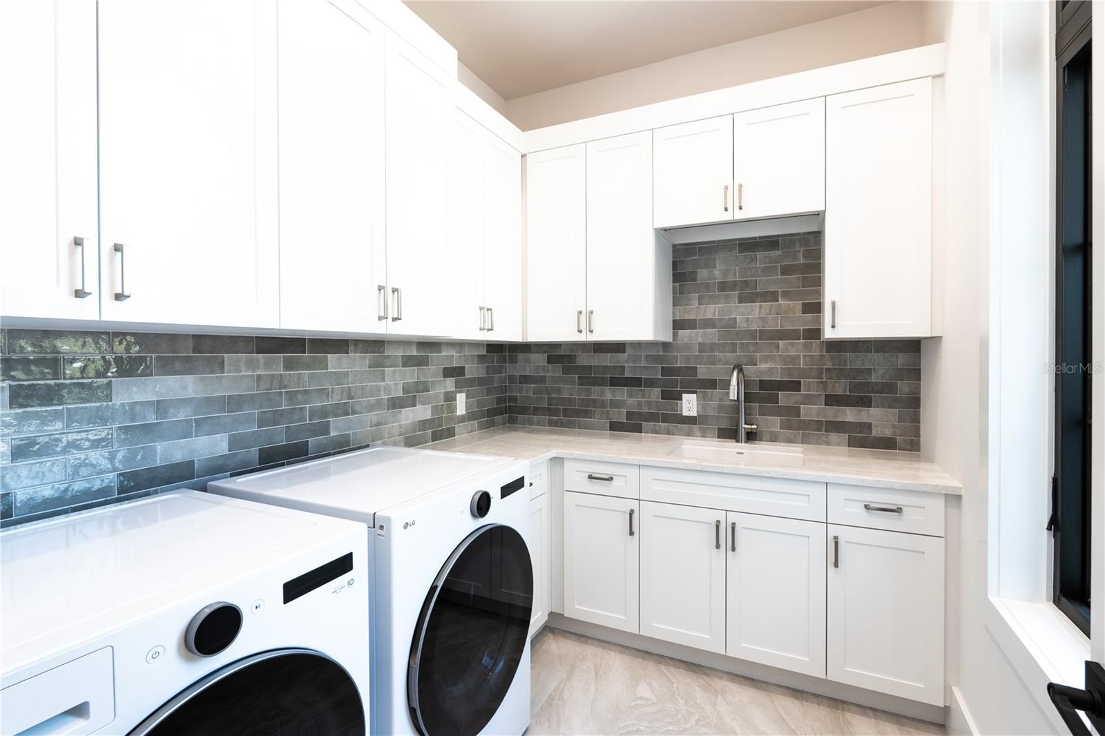 1802 FIELD RD, SARASOTA, FL, 34231