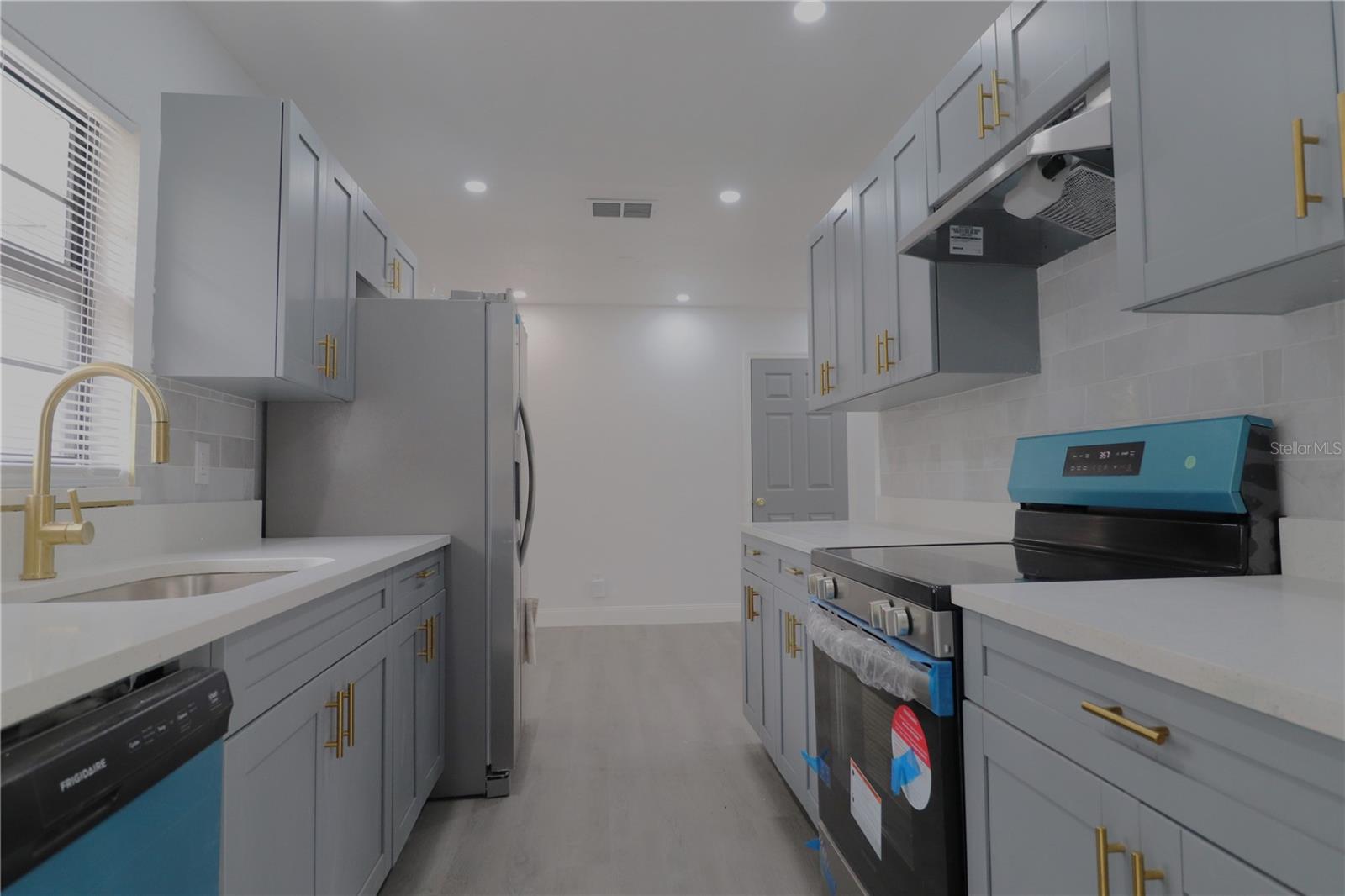 710 W EVERINA CIR, BRANDON, FL, 33510