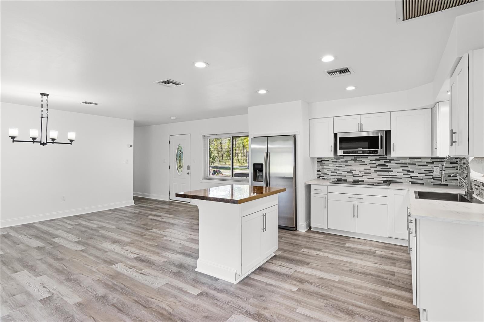 4121 EL DORADO DR, INDIAN LAKE ESTATES, FL, 33855