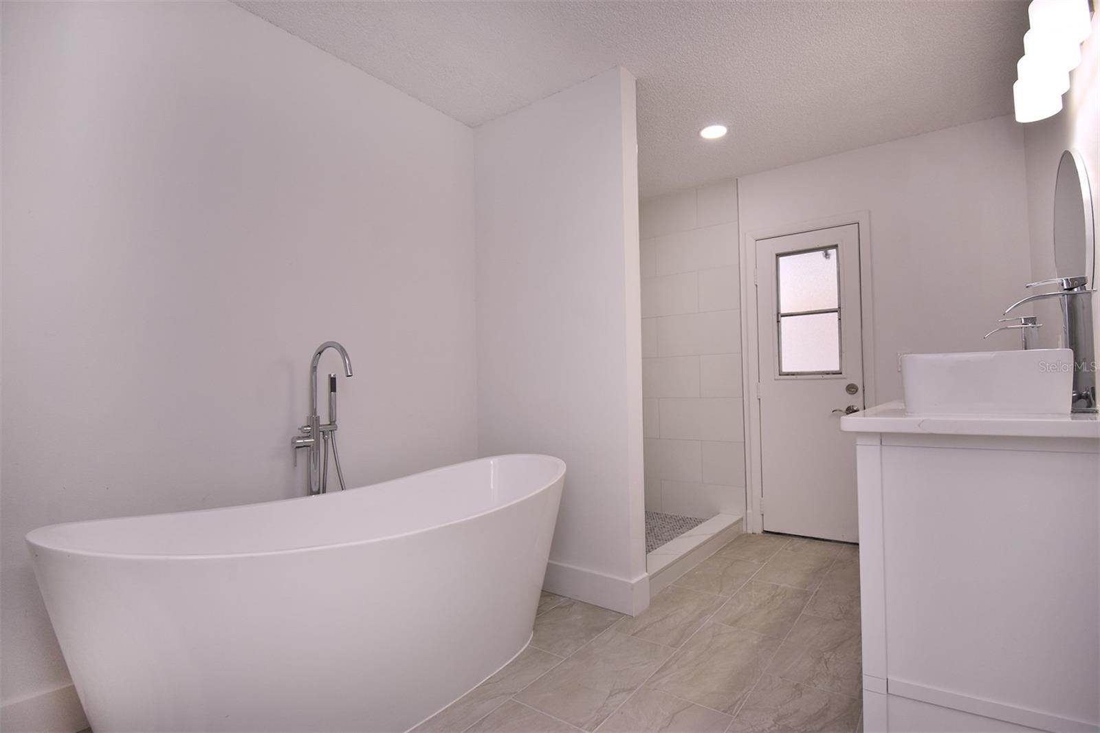 8815 PARLIAMENT CT, KISSIMMEE, FL, 34747