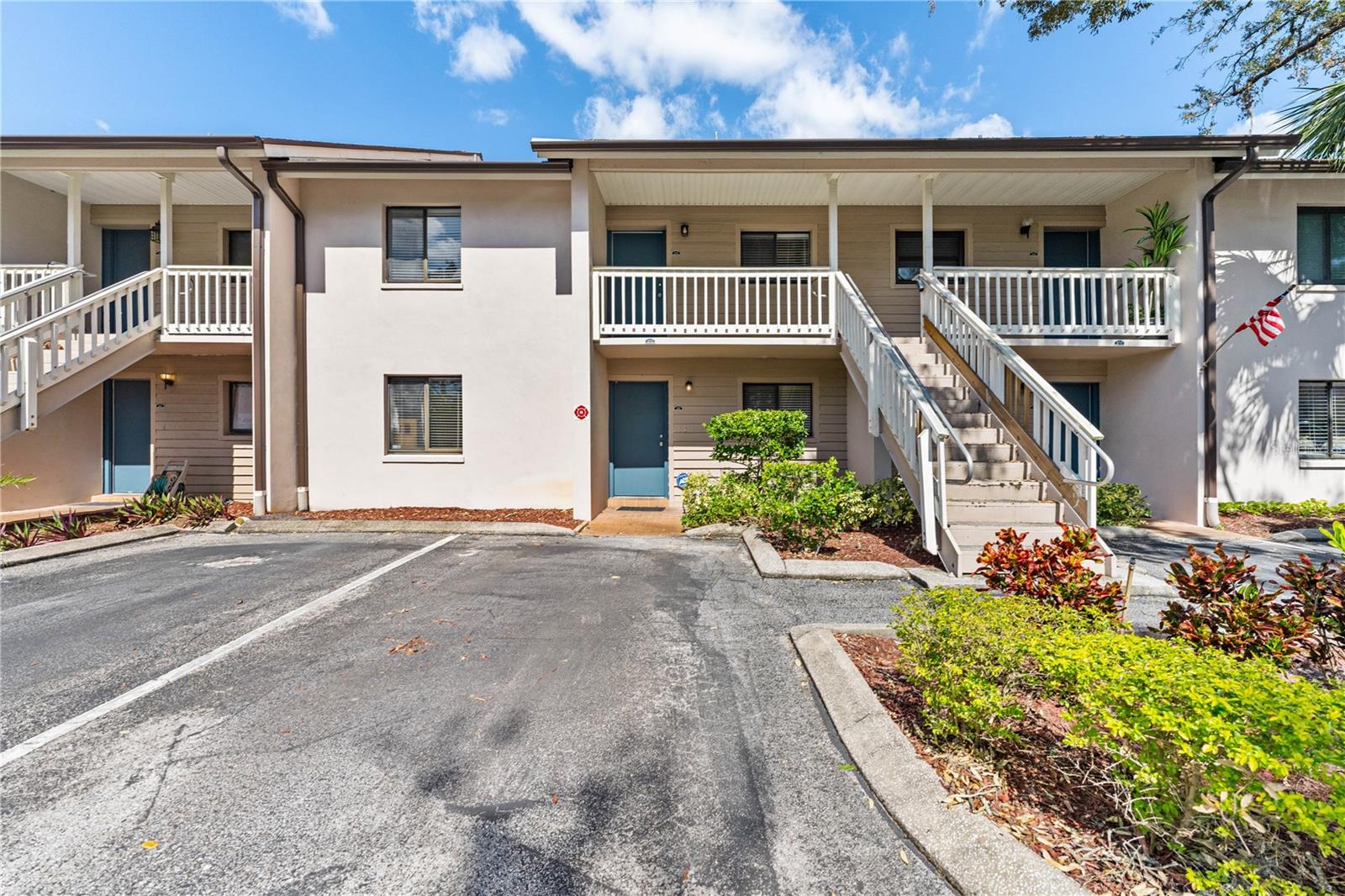 3713 CHAMPAGNE DR #115, TAMPA, FL, 33618