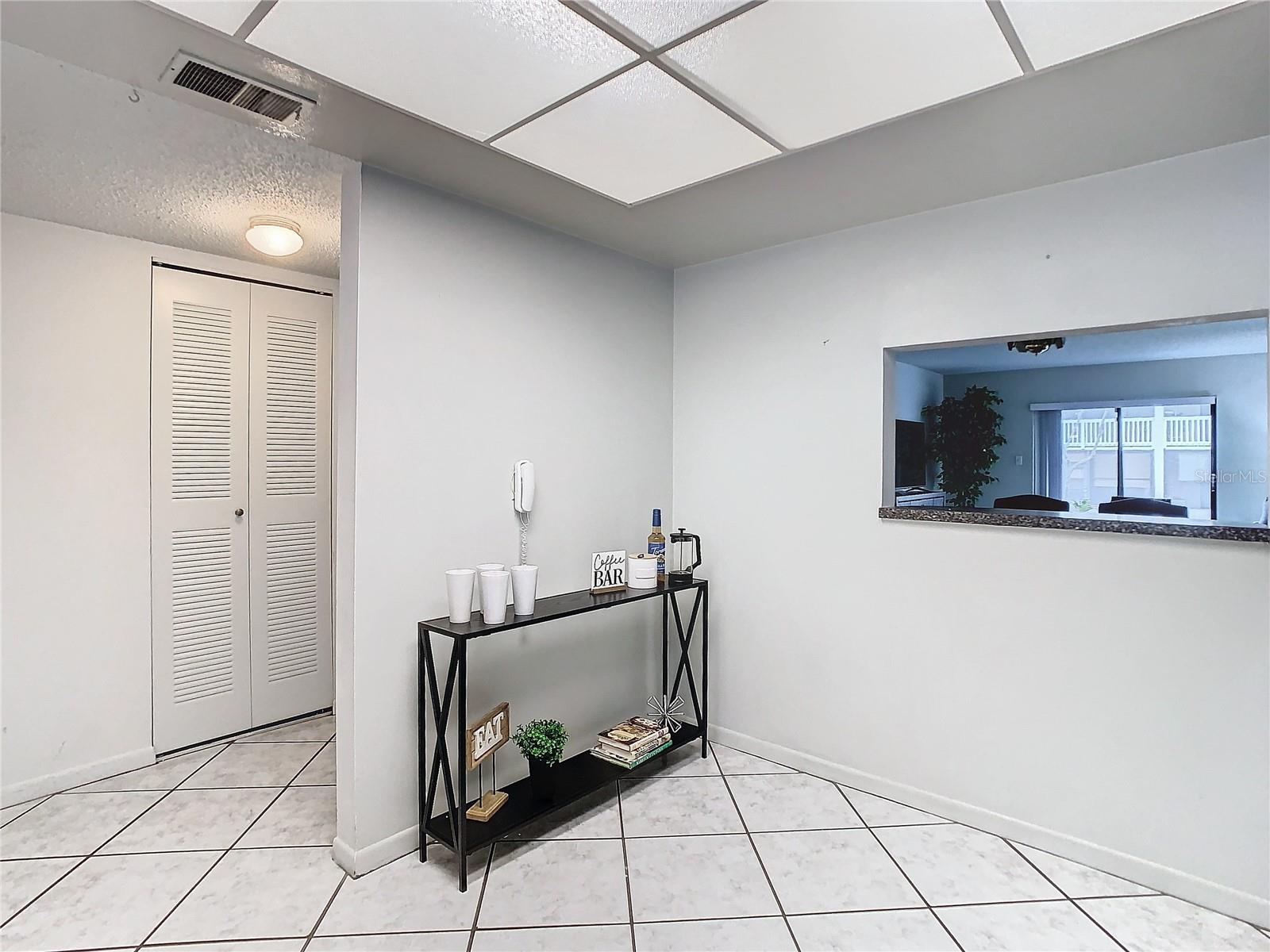 3713 CHAMPAGNE DR #115, TAMPA, FL, 33618