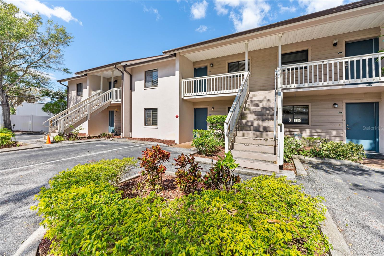 3713 CHAMPAGNE DR #115, TAMPA, FL, 33618